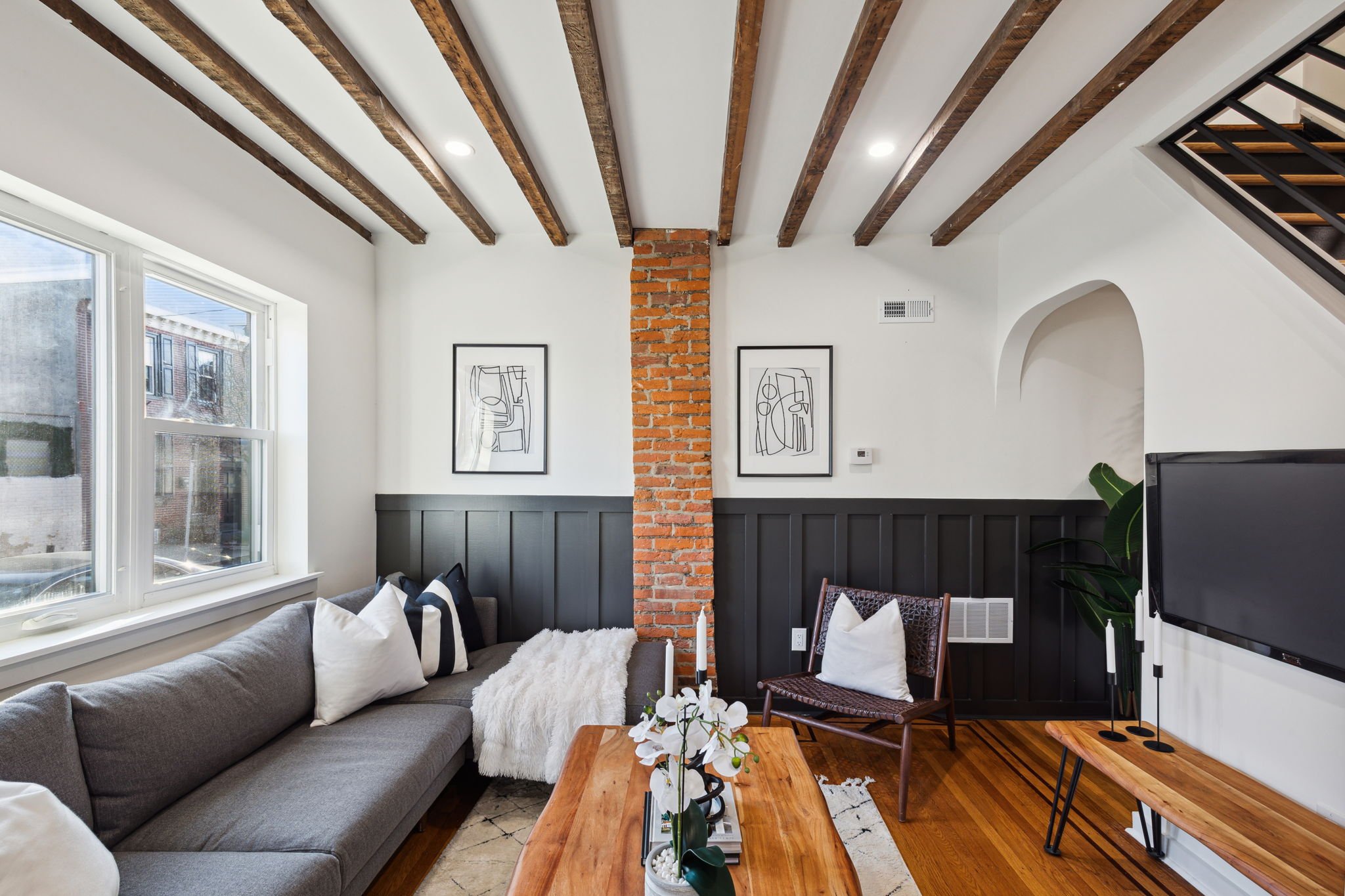 18-web-or-mls-2246-taggert-st.jpg