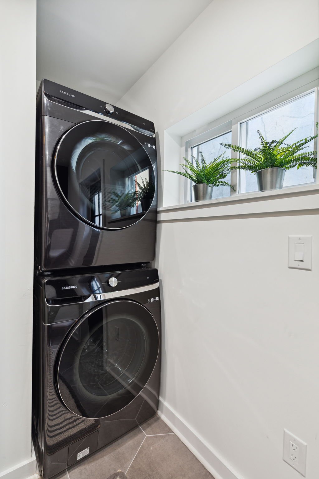 28-web-or-mls-2246-taggert-st.jpg