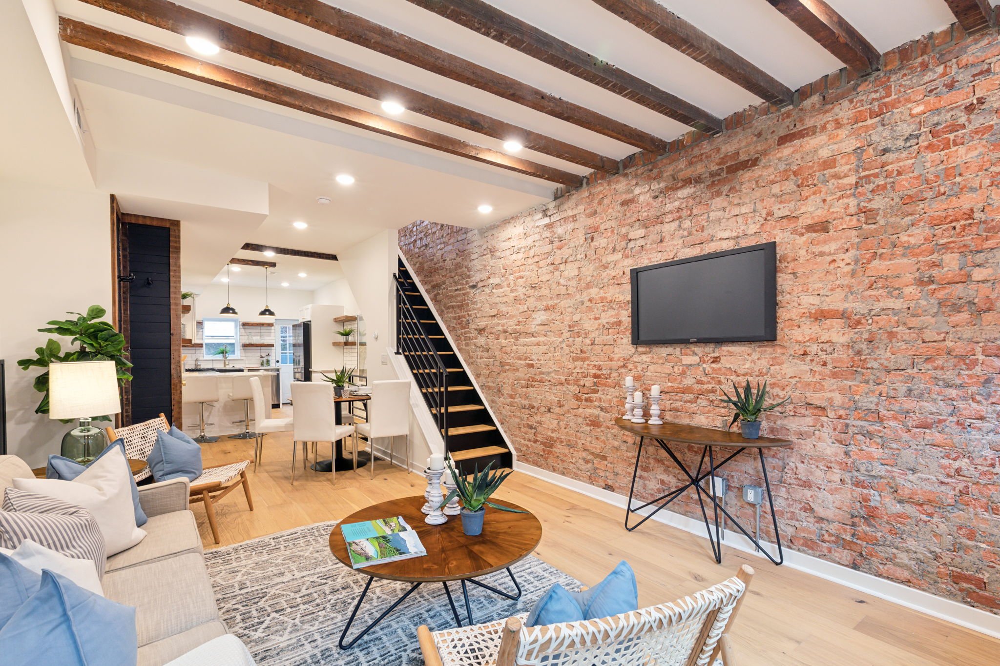 21-web-or-mls-1813-s-rosewood-st.jpg