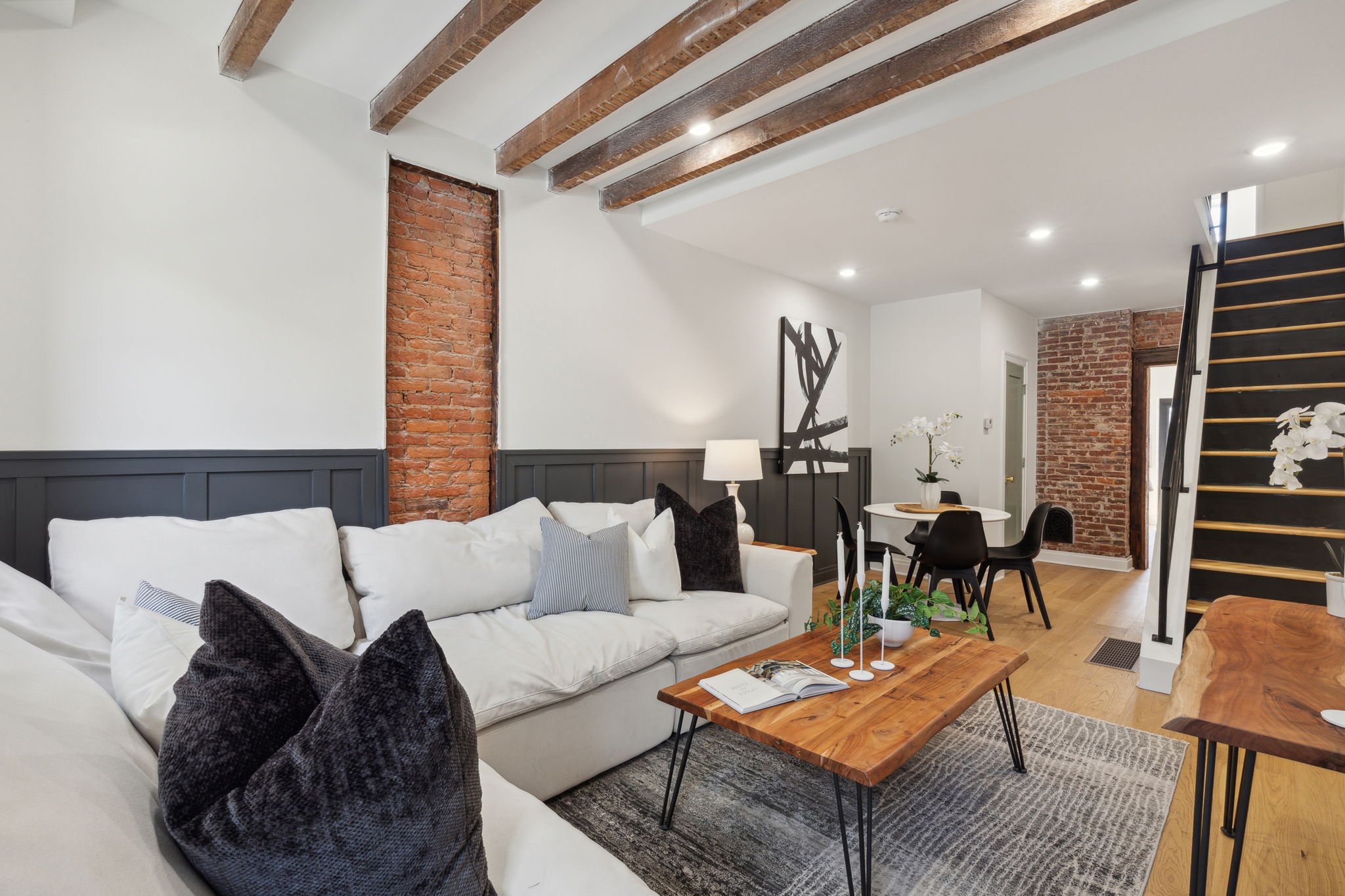4-web-or-mls-1350-e-montgomery-ave.jpg