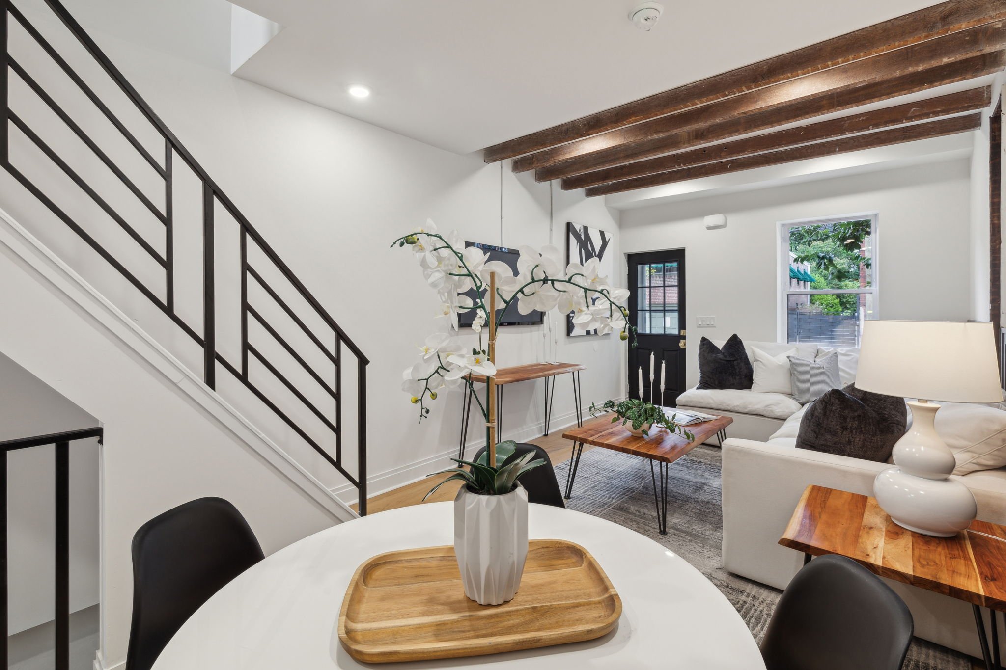9-web-or-mls-1350-e-montgomery-ave.jpg
