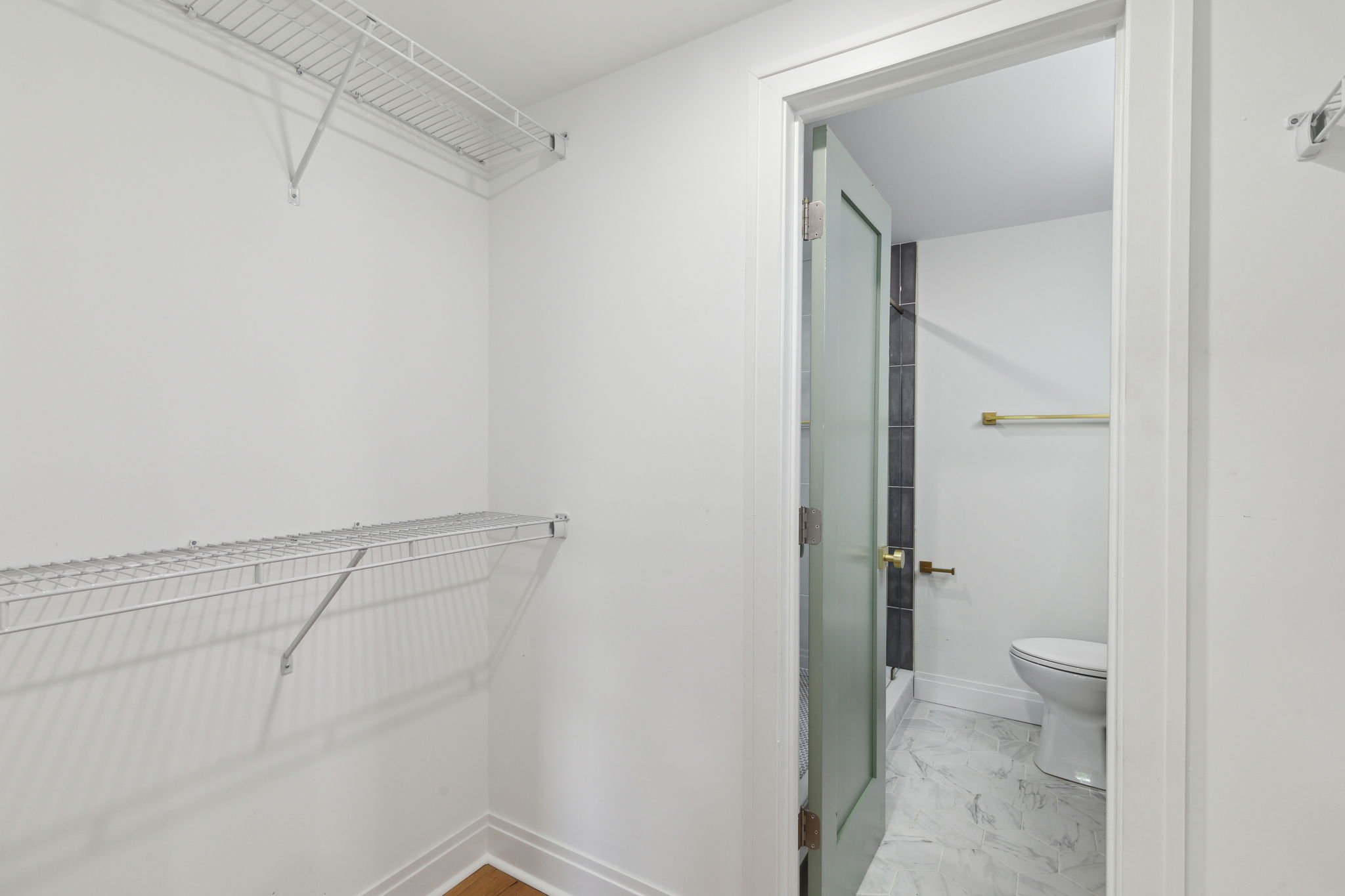 24-web-or-mls-1350-e-montgomery-ave.jpg