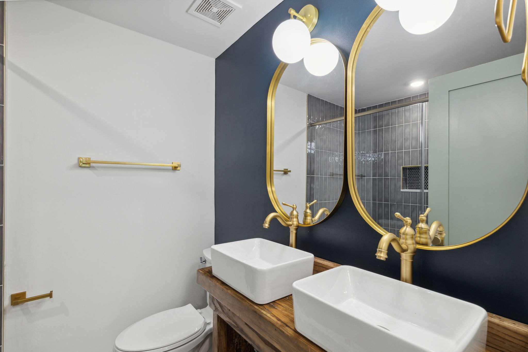 25-web-or-mls-1350-e-montgomery-ave.jpg