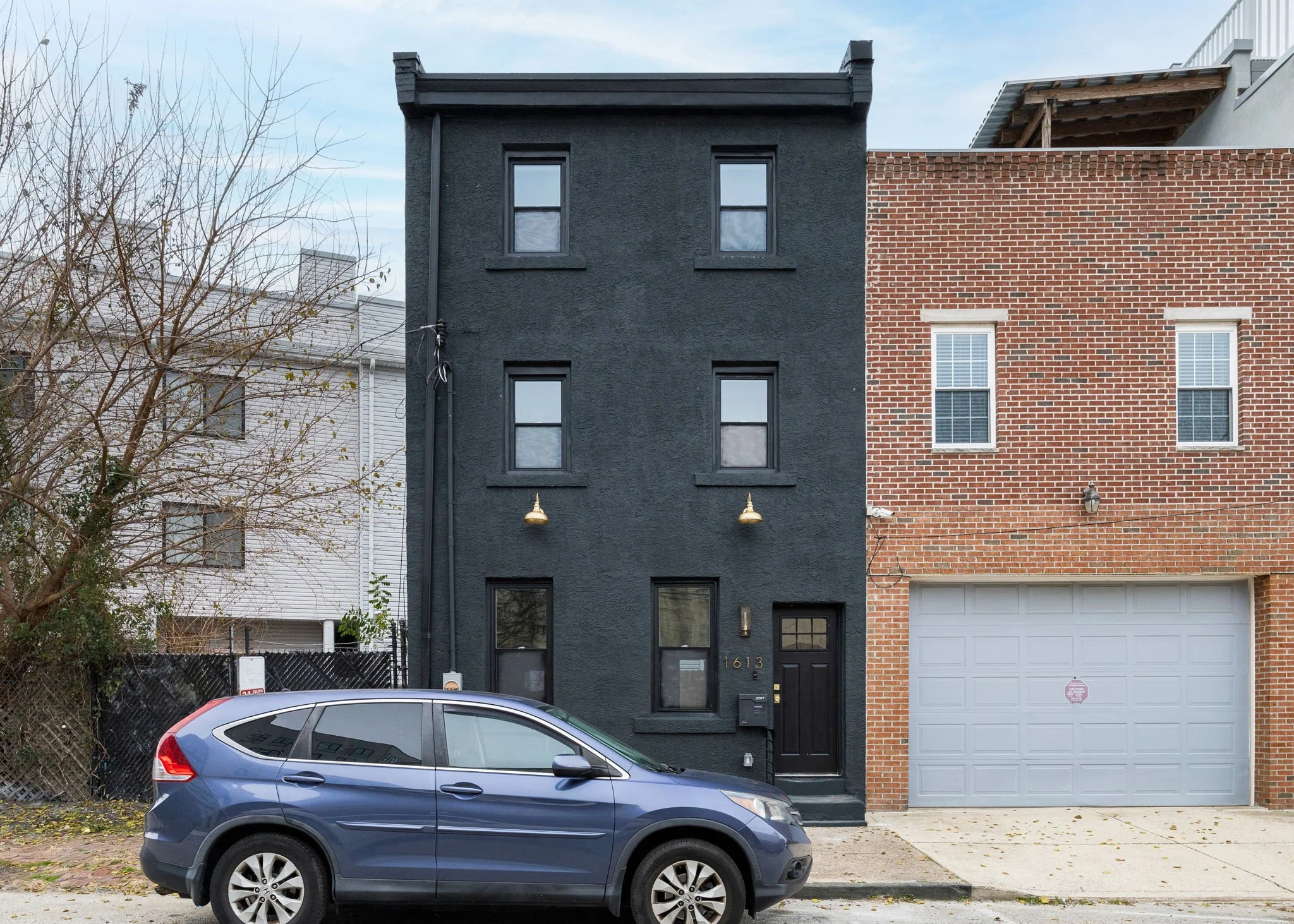 2-web-or-mls-1613-n-lawrence-st.jpg