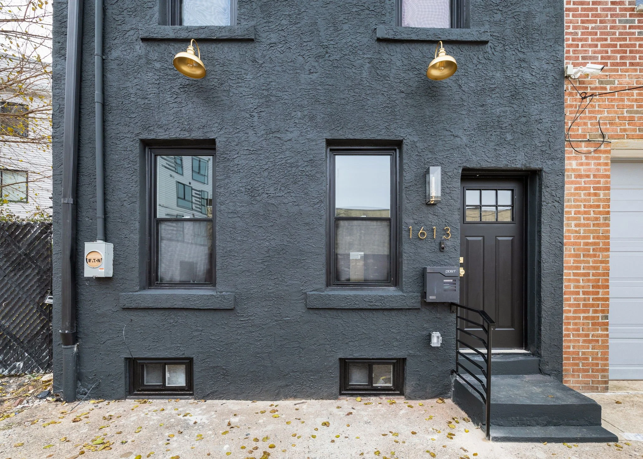 3-web-or-mls-1613-n-lawrence-st.jpg
