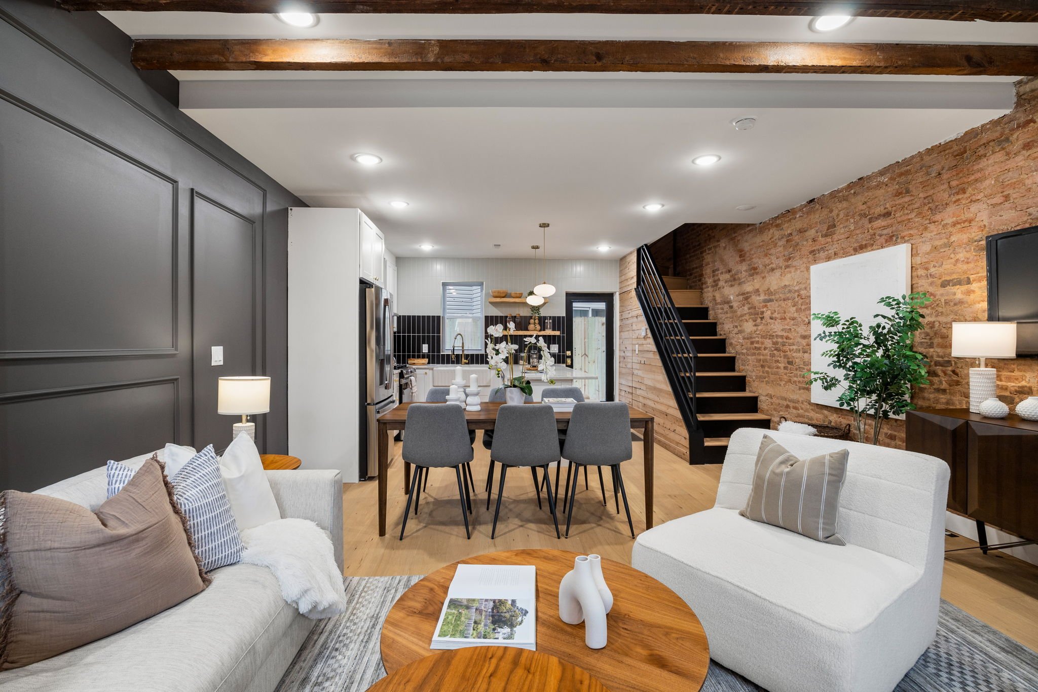 7-web-or-mls-1613-n-lawrence-st.jpg