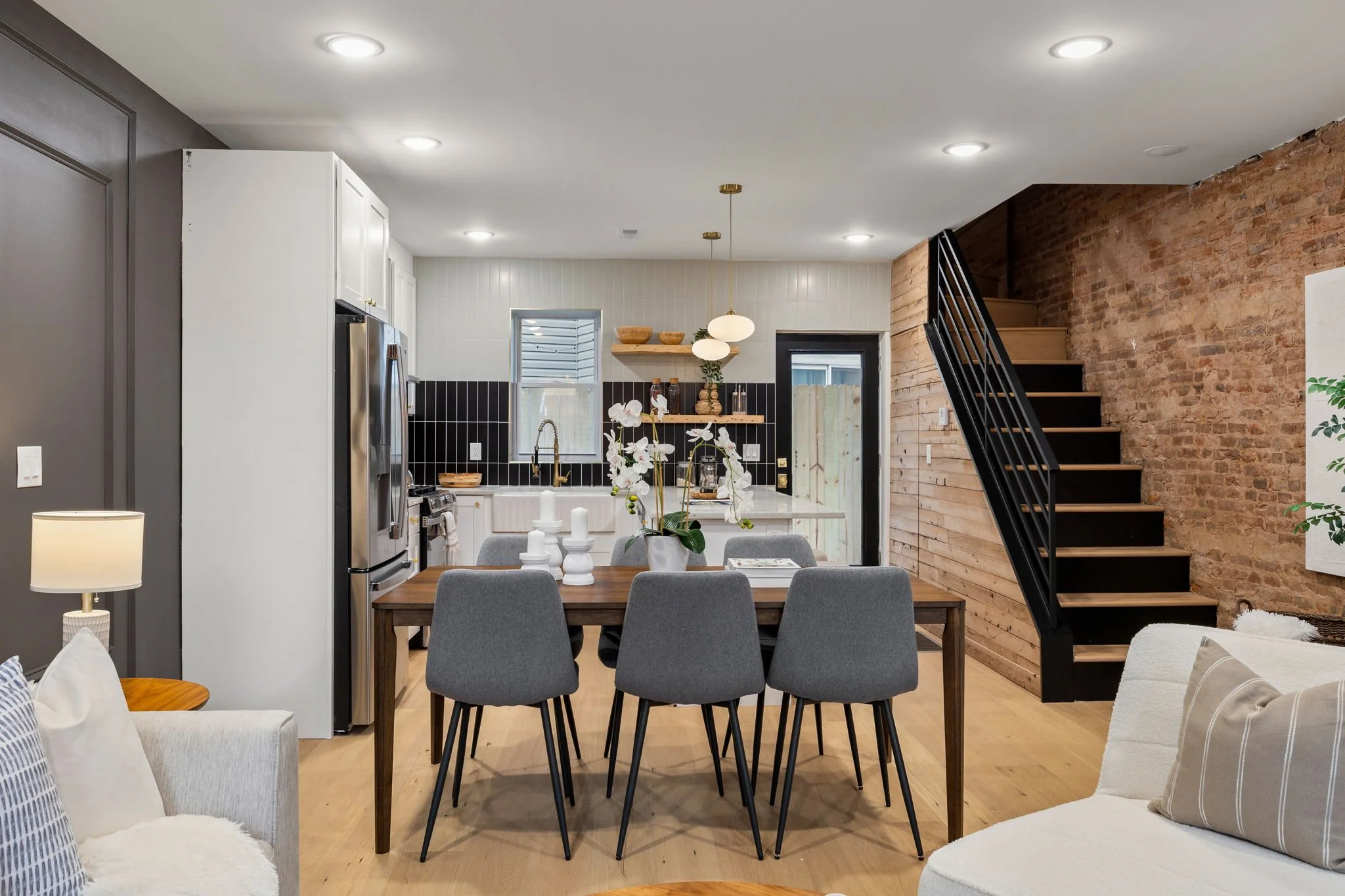 10-web-or-mls-1613-n-lawrence-st.jpg