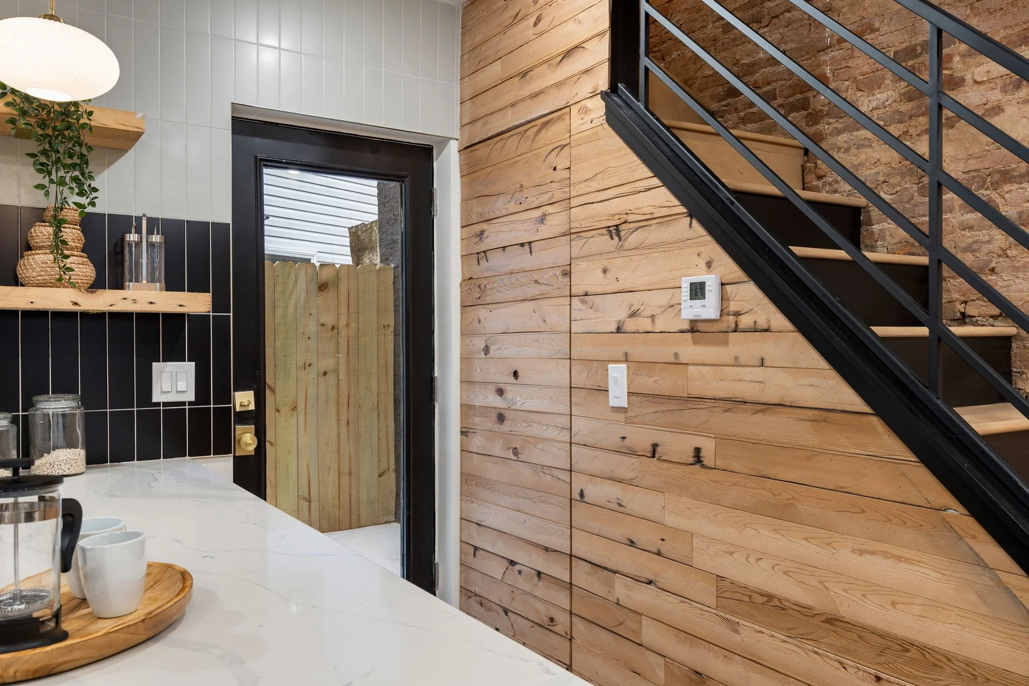18-web-or-mls-1613-n-lawrence-st.jpg