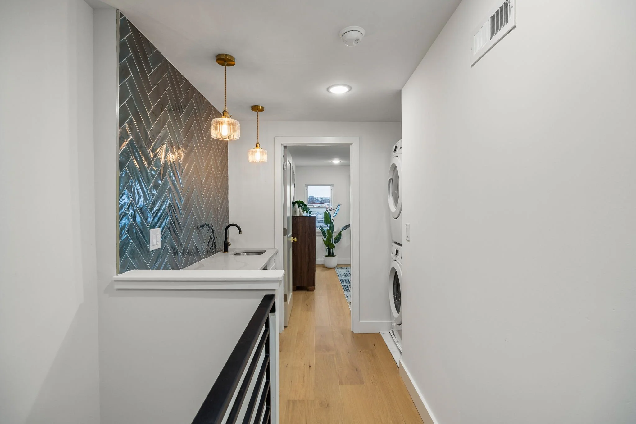 23-web-or-mls-1613-n-lawrence-st.jpg