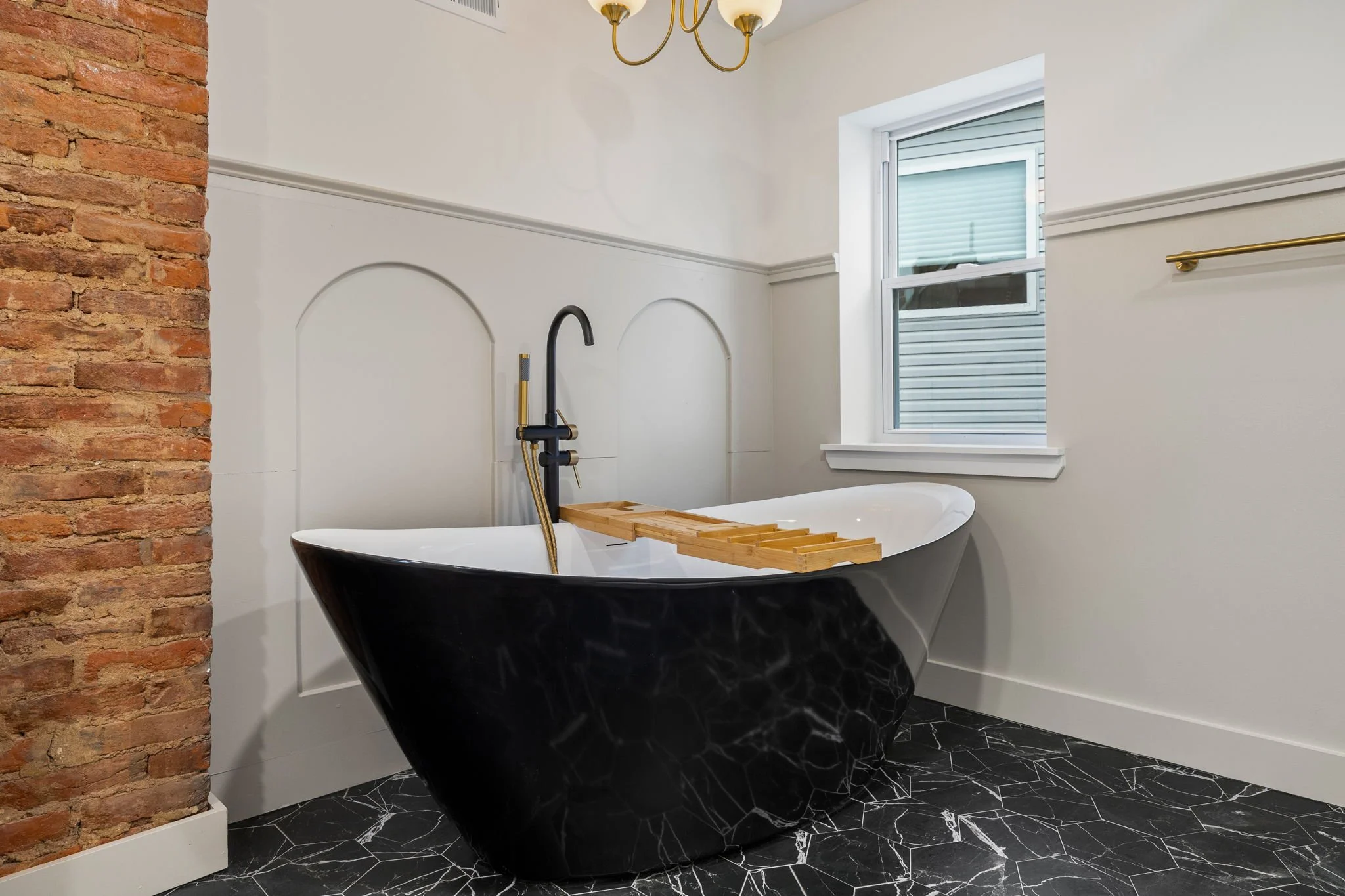 34-web-or-mls-1613-n-lawrence-st.jpg