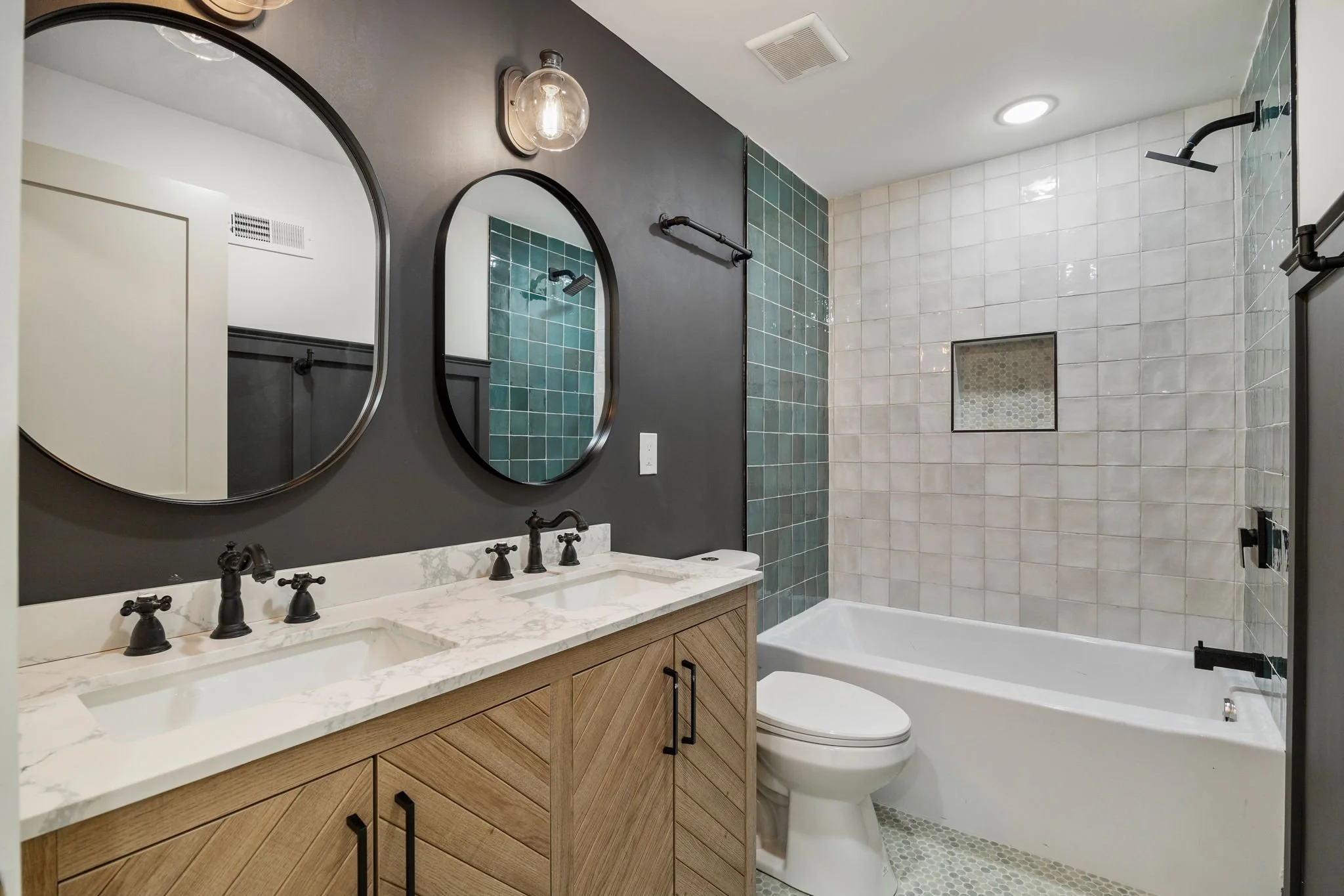 36-web-or-mls-1613-n-lawrence-st.jpg