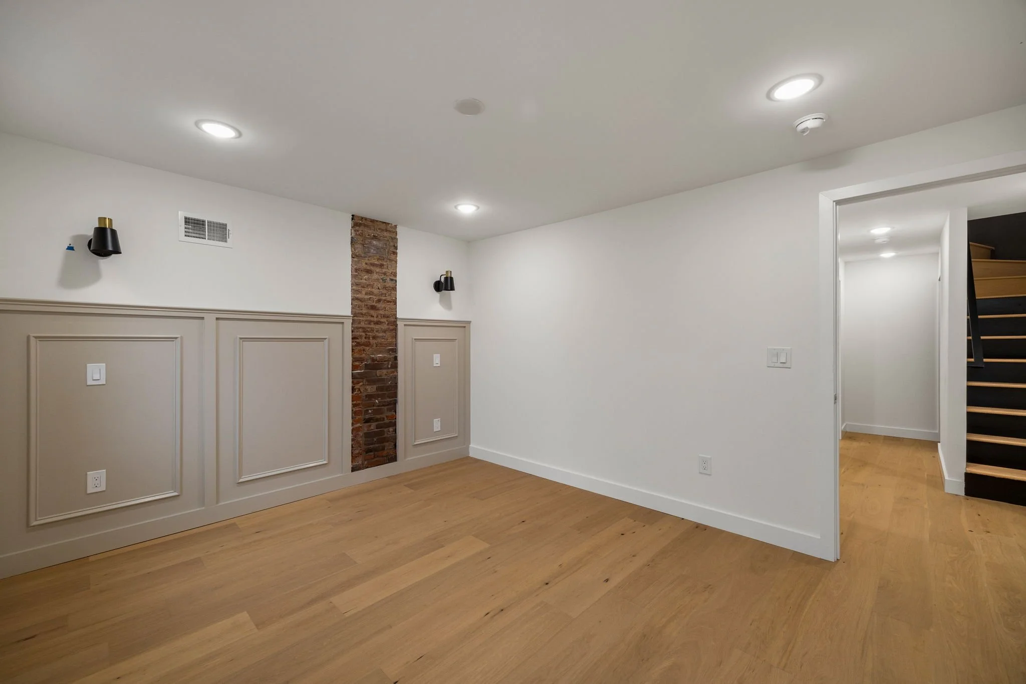 40-web-or-mls-1613-n-lawrence-st.jpg