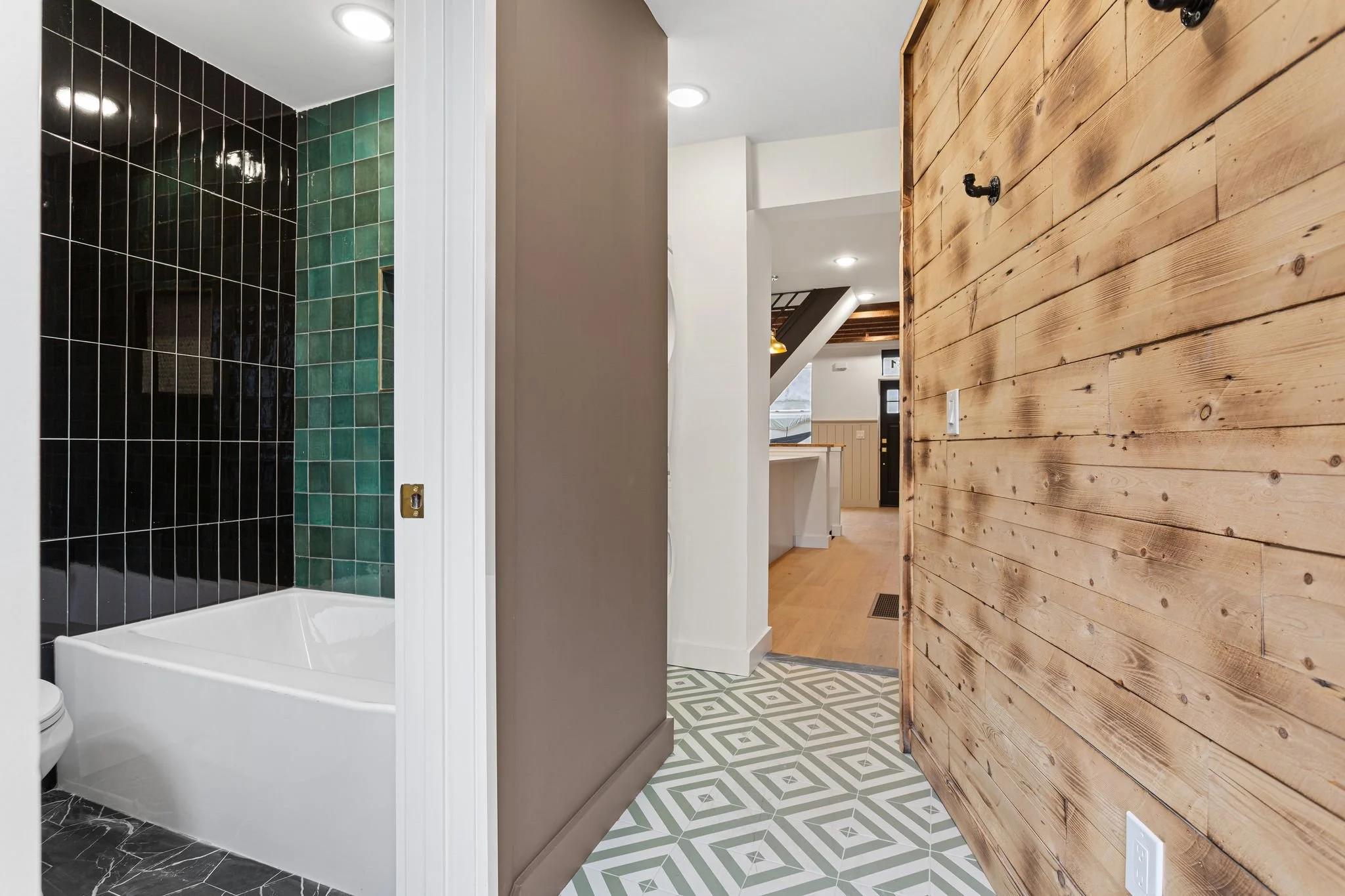 2341 Belgrade St-Full-5.jpg