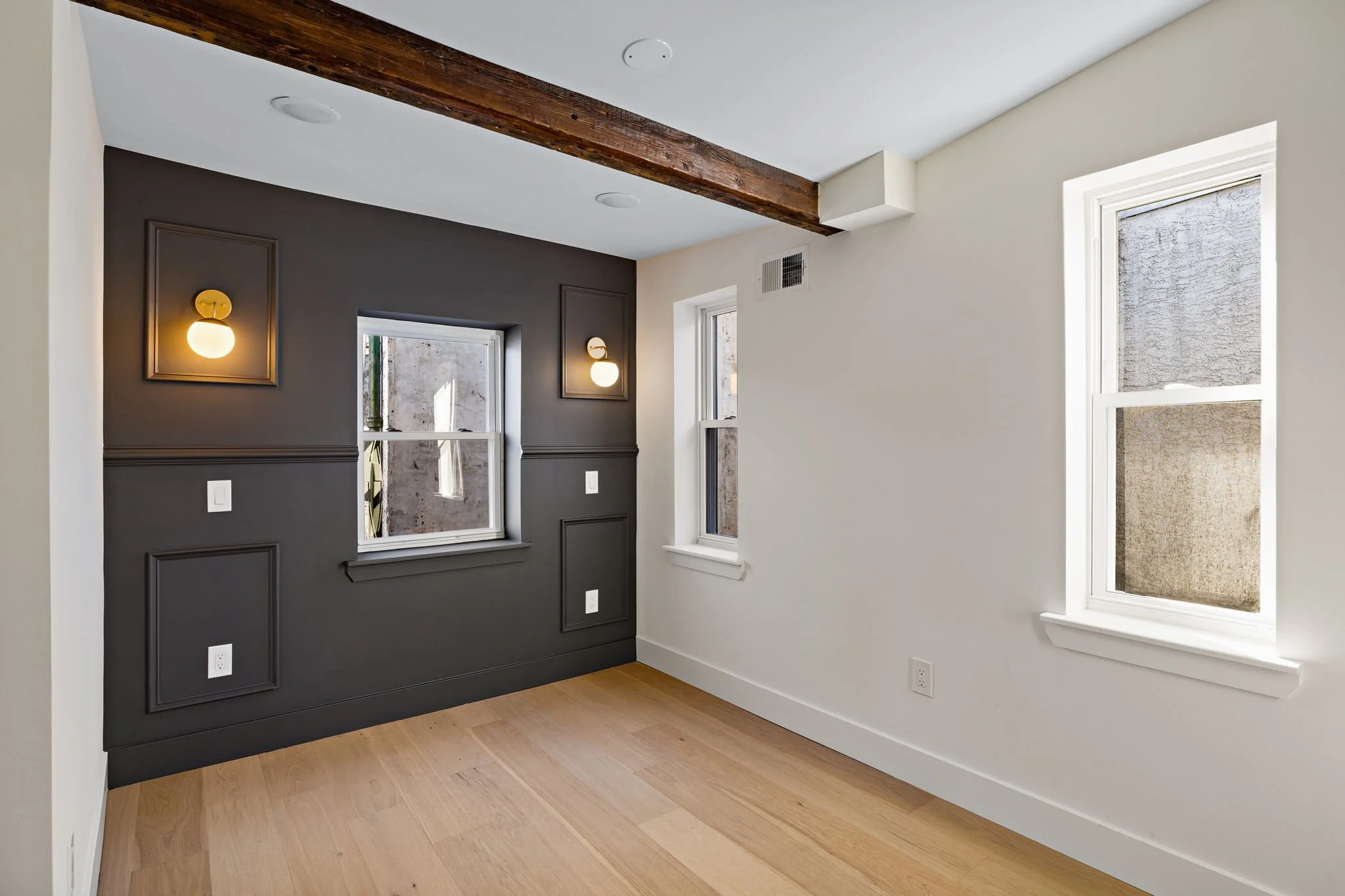 31-web-or-mls-2005-tulip-st.jpg