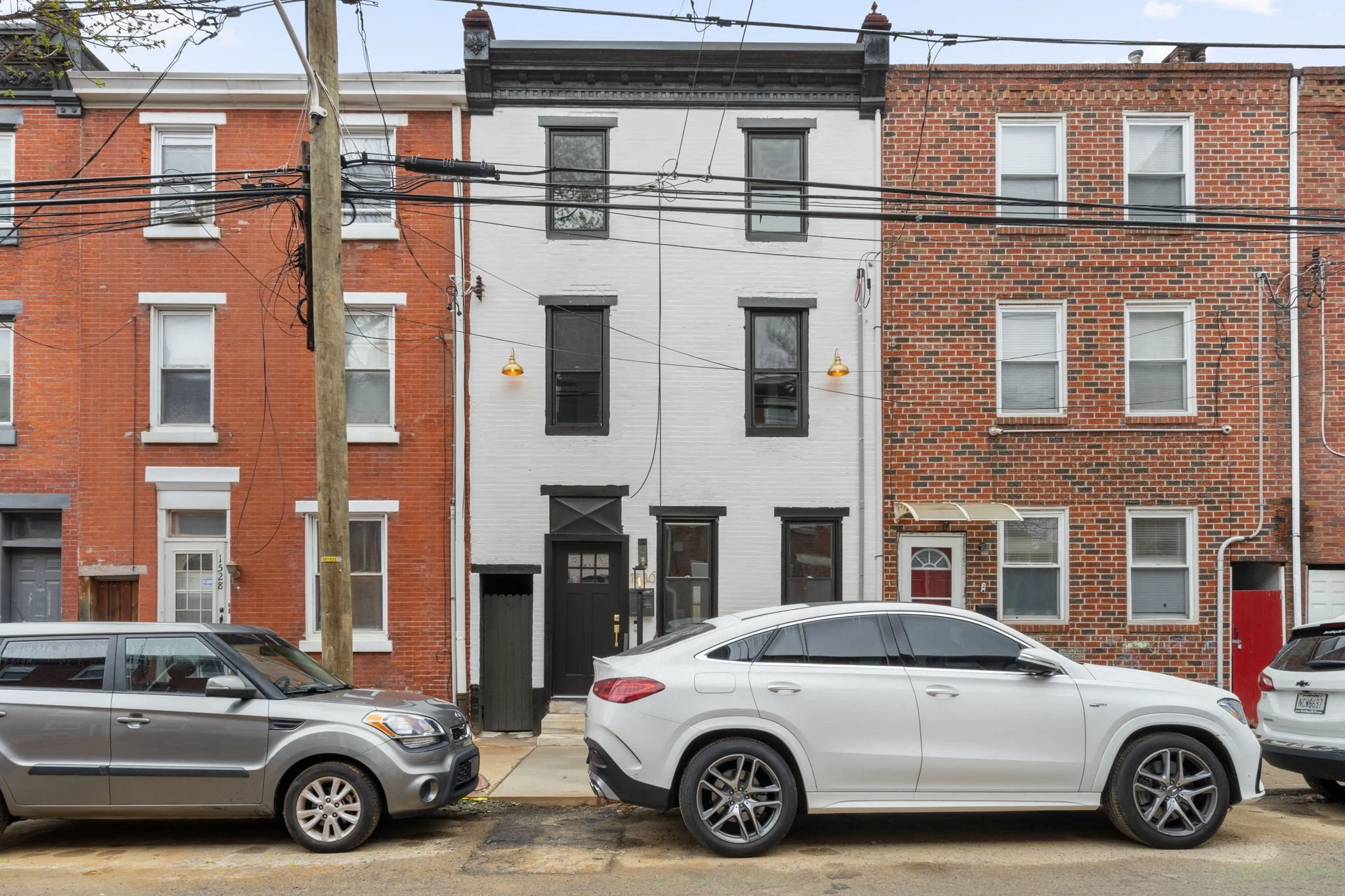 1-web-or-mls-1530-n-lawrence-st.jpg