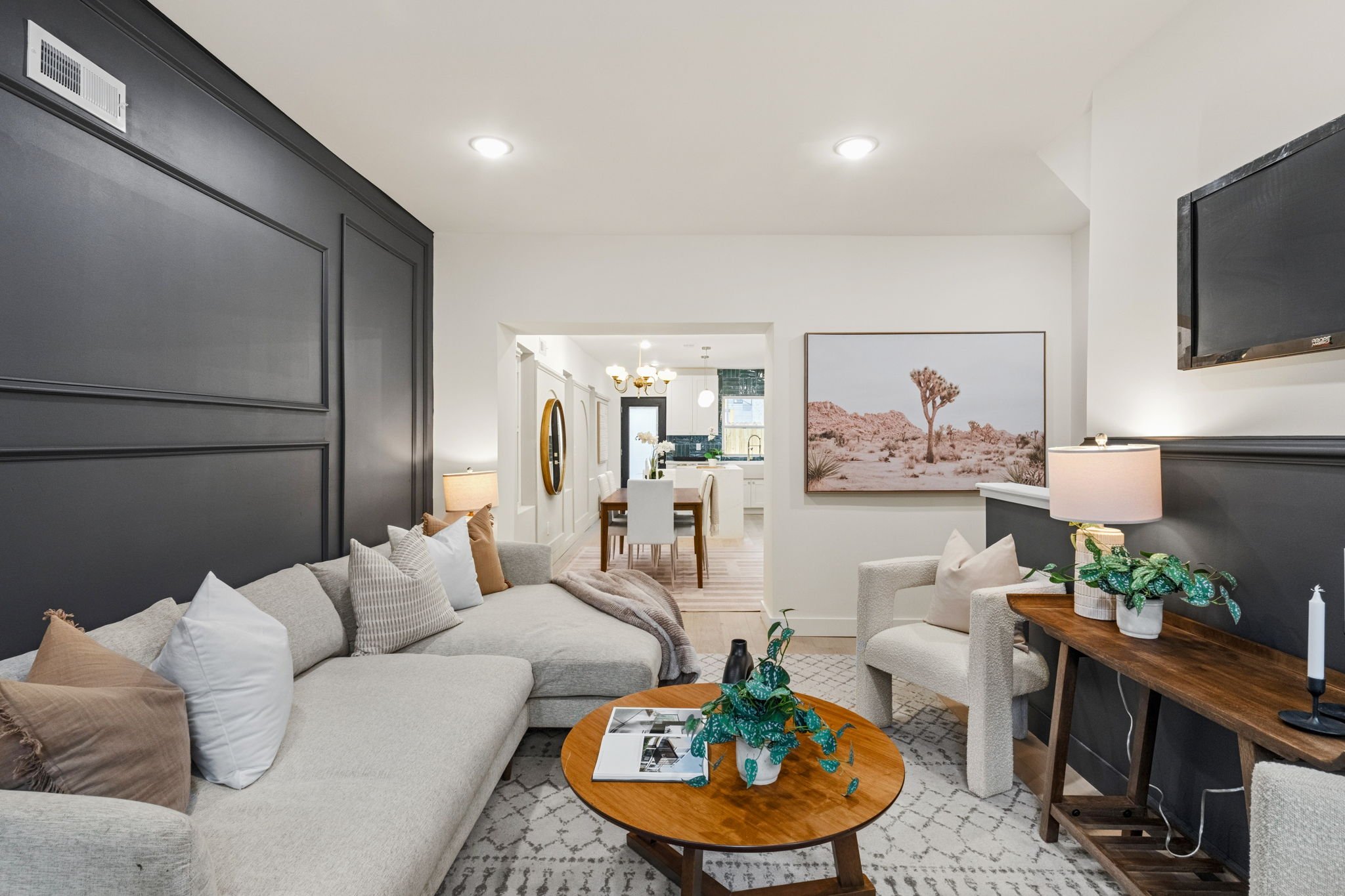 9-web-or-mls-1530-n-lawrence-st.jpg