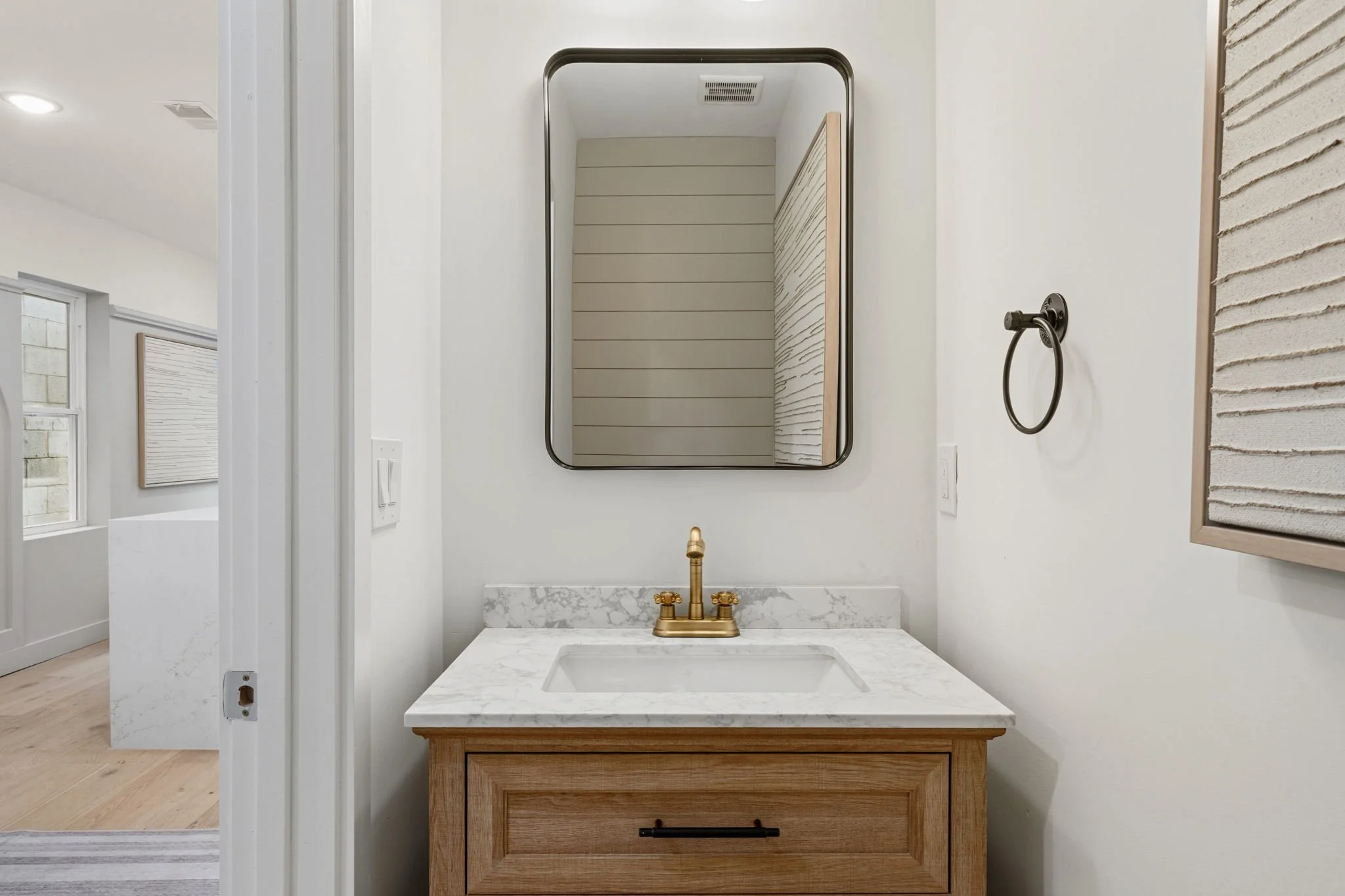 11-web-or-mls-1530-n-lawrence-st.jpg