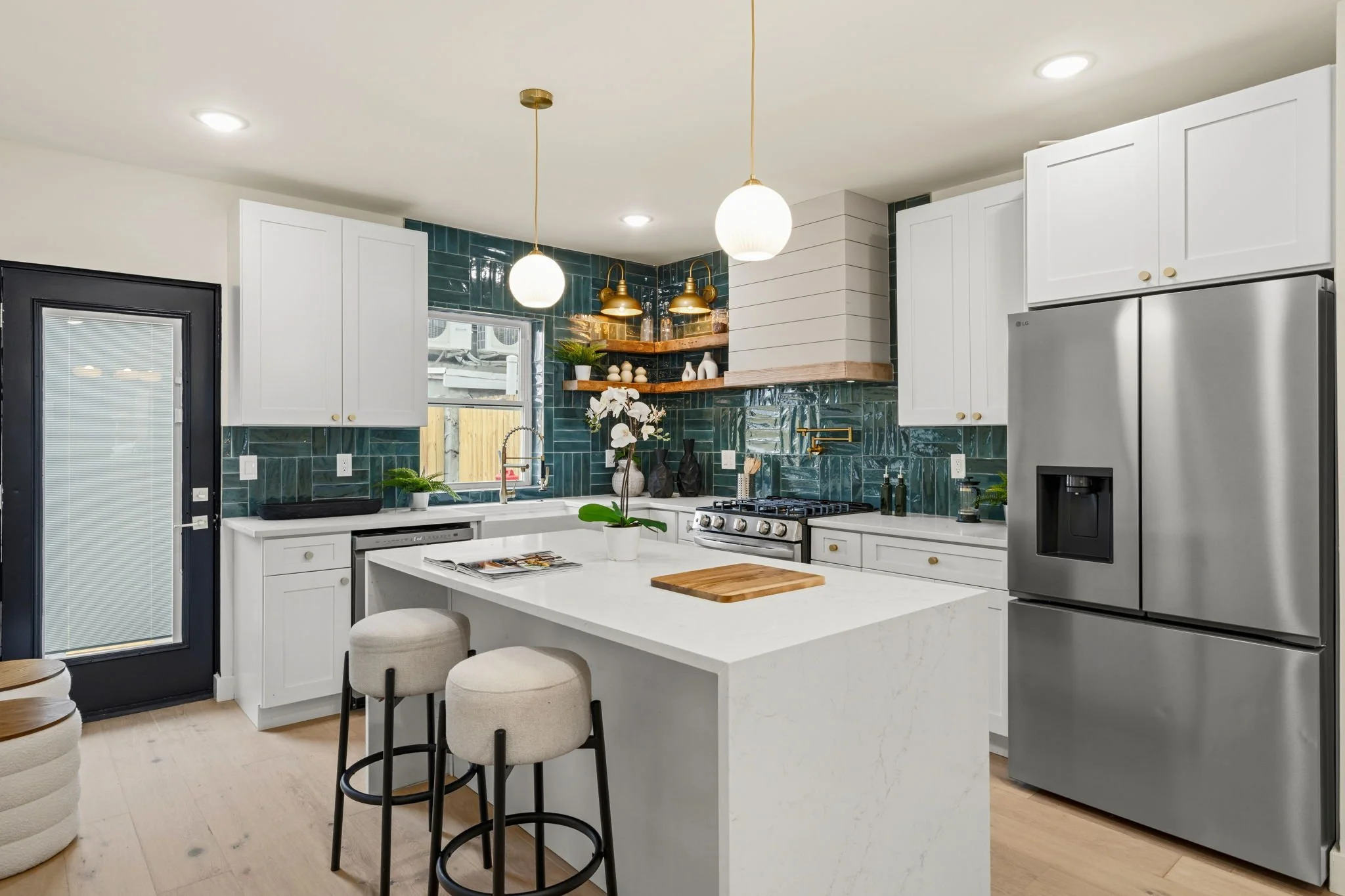 15-web-or-mls-1530-n-lawrence-st.jpg