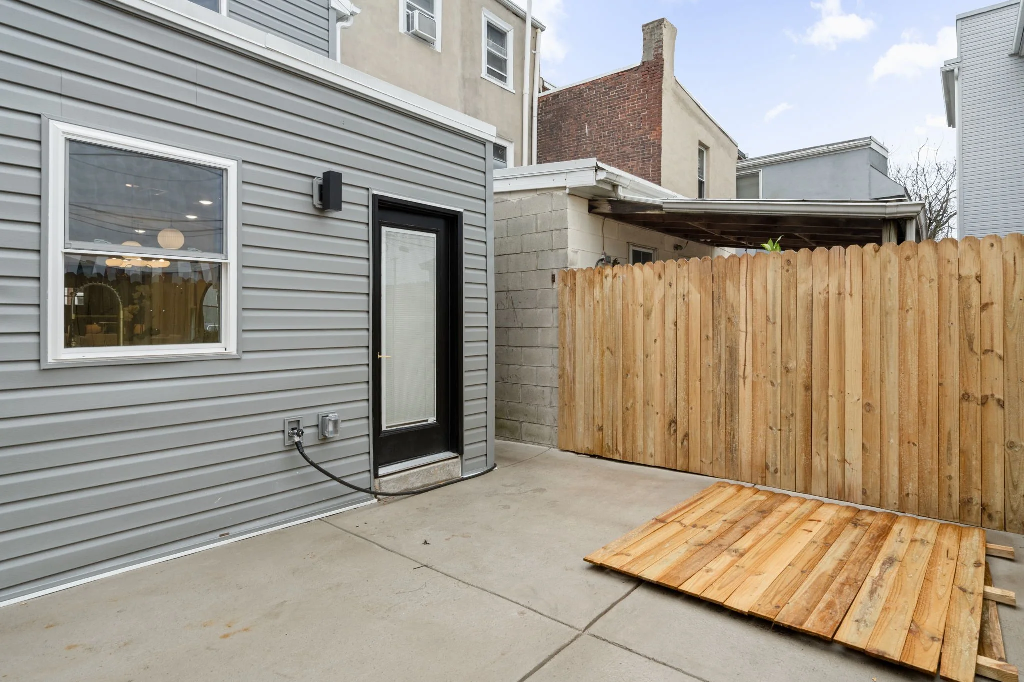 20-web-or-mls-1530-n-lawrence-st.jpg