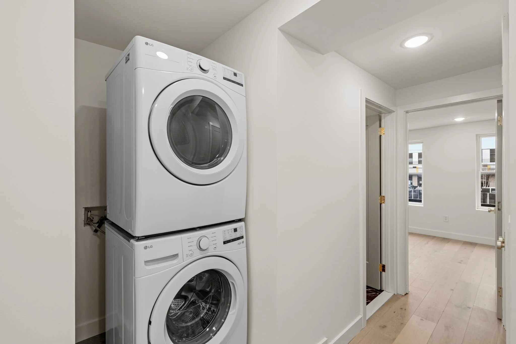 24-web-or-mls-1530-n-lawrence-st.jpg