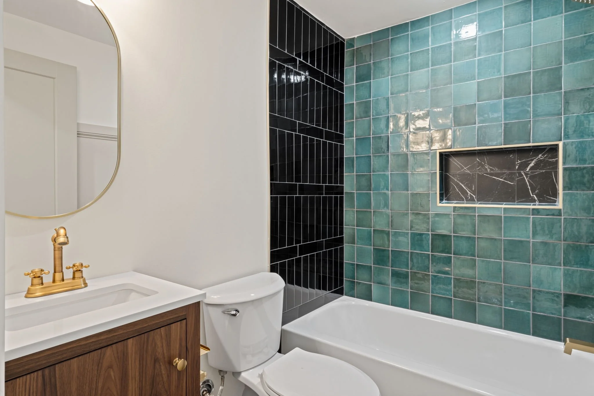26-web-or-mls-1530-n-lawrence-st.jpg