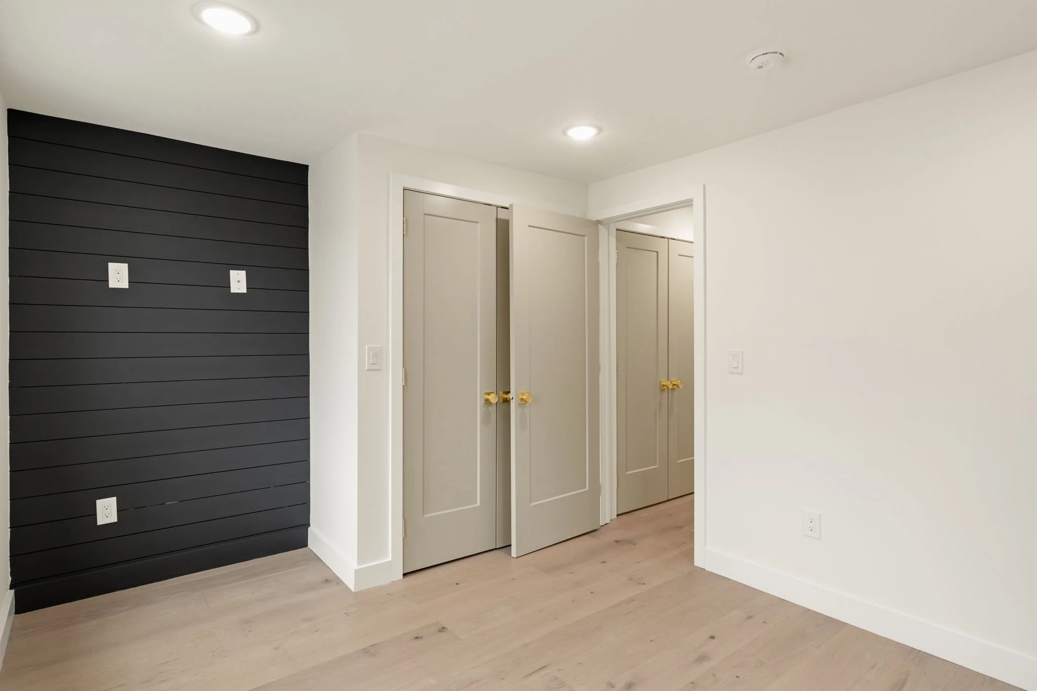 28-web-or-mls-1530-n-lawrence-st.jpg
