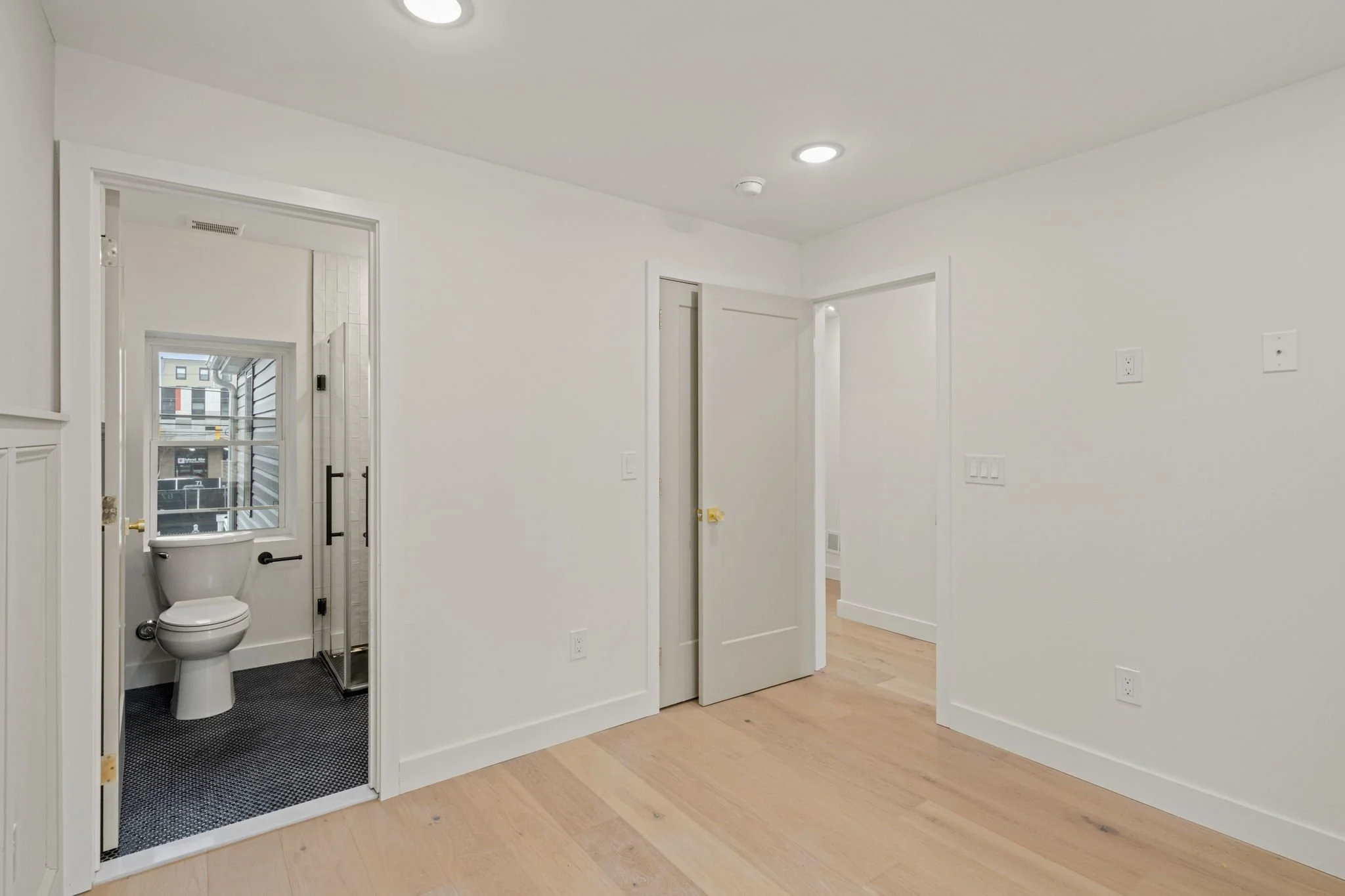 30-web-or-mls-1530-n-lawrence-st.jpg