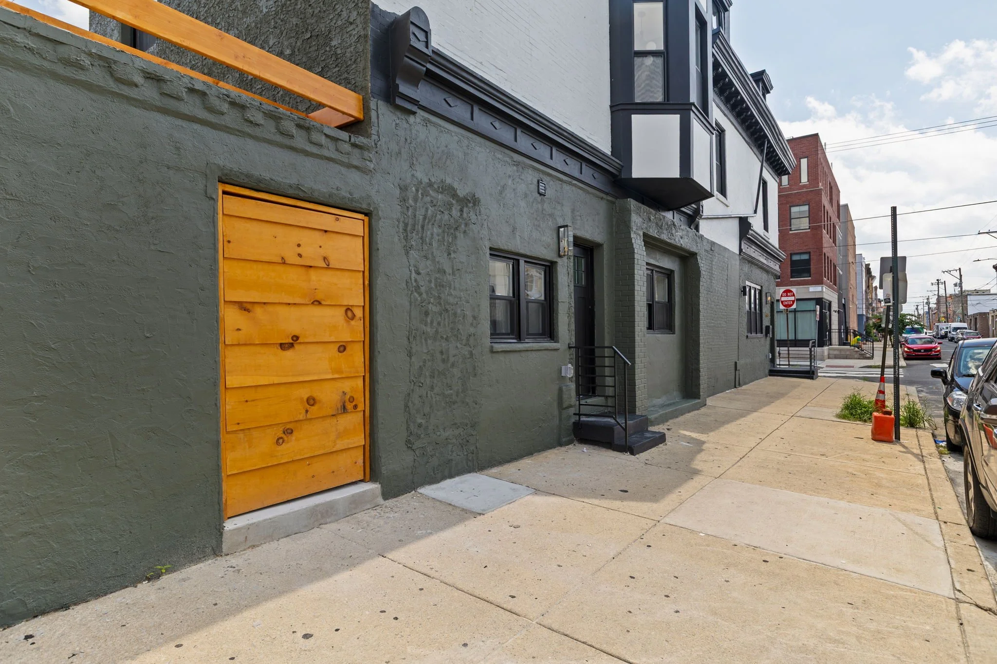 3-web-or-mls-643-moore-st.jpg