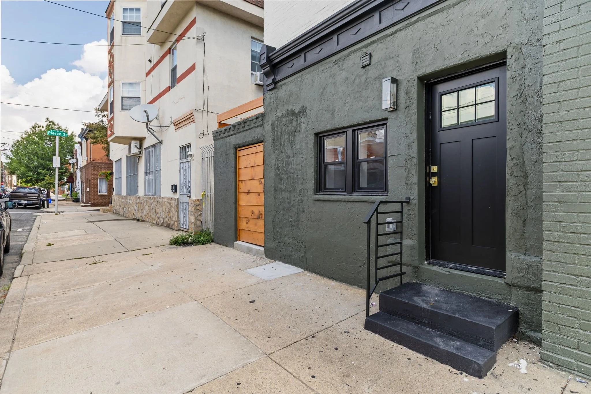 4-web-or-mls-643-moore-st.jpg