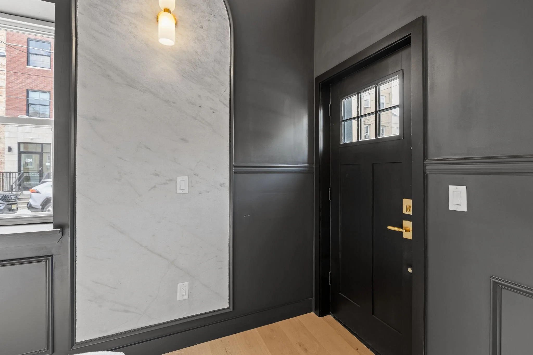 8-web-or-mls-643-moore-st.jpg