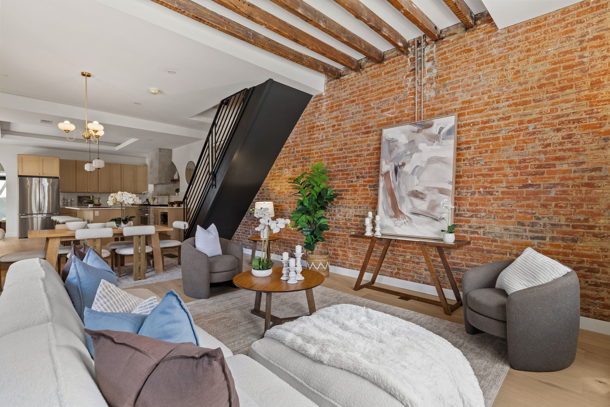 15-web-or-mls-643-moore-st.jpg