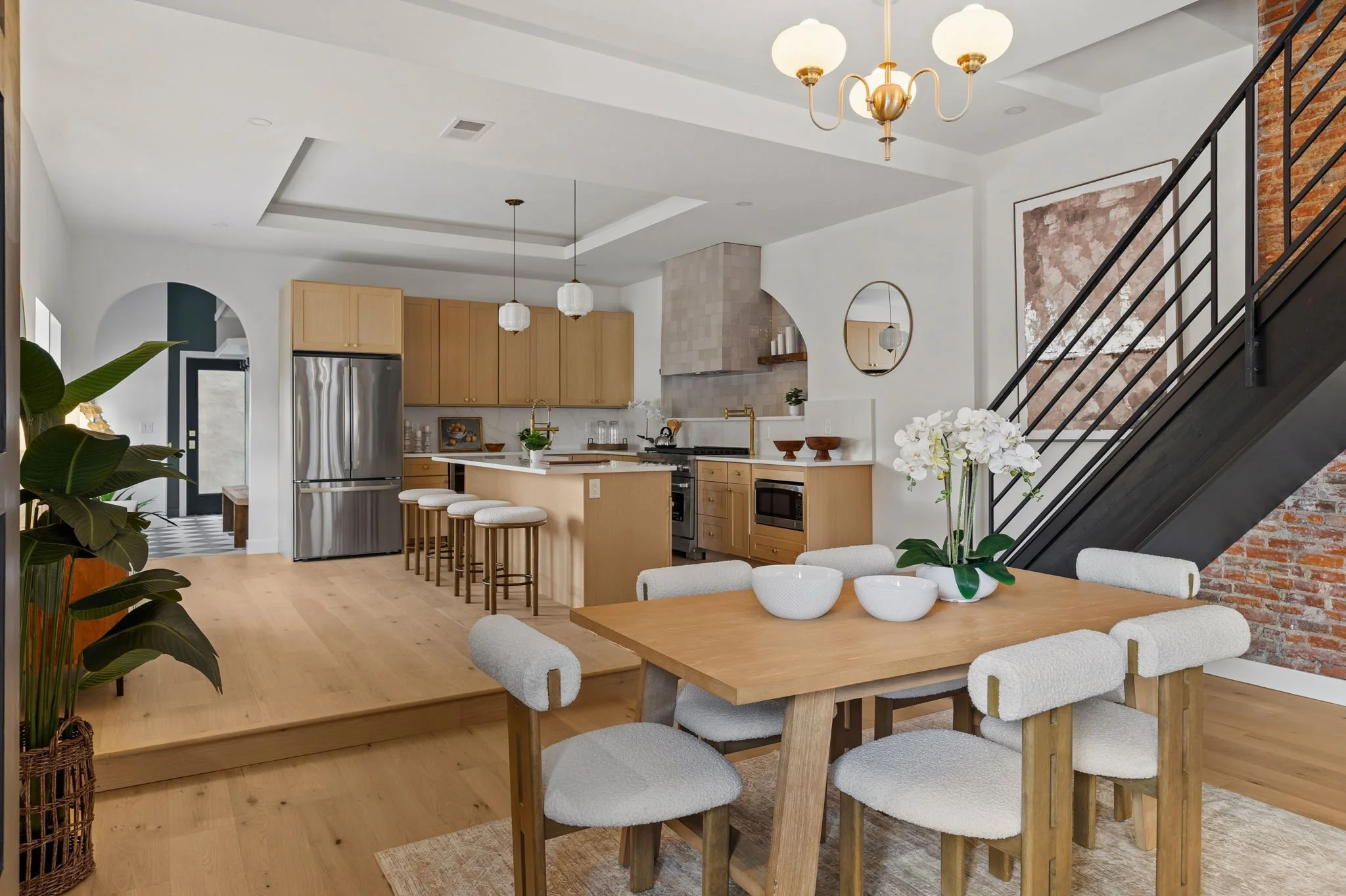 16-web-or-mls-643-moore-st.jpg
