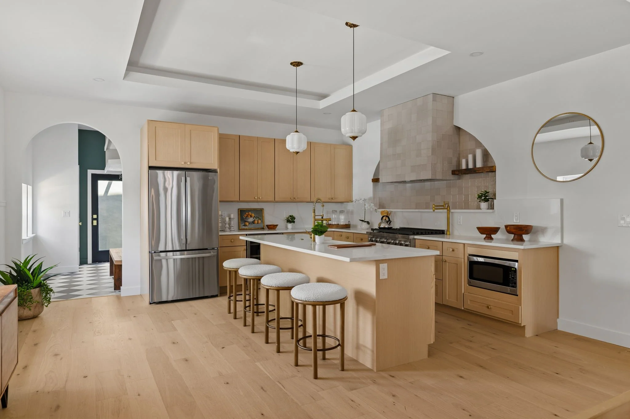 23-web-or-mls-643-moore-st.jpg