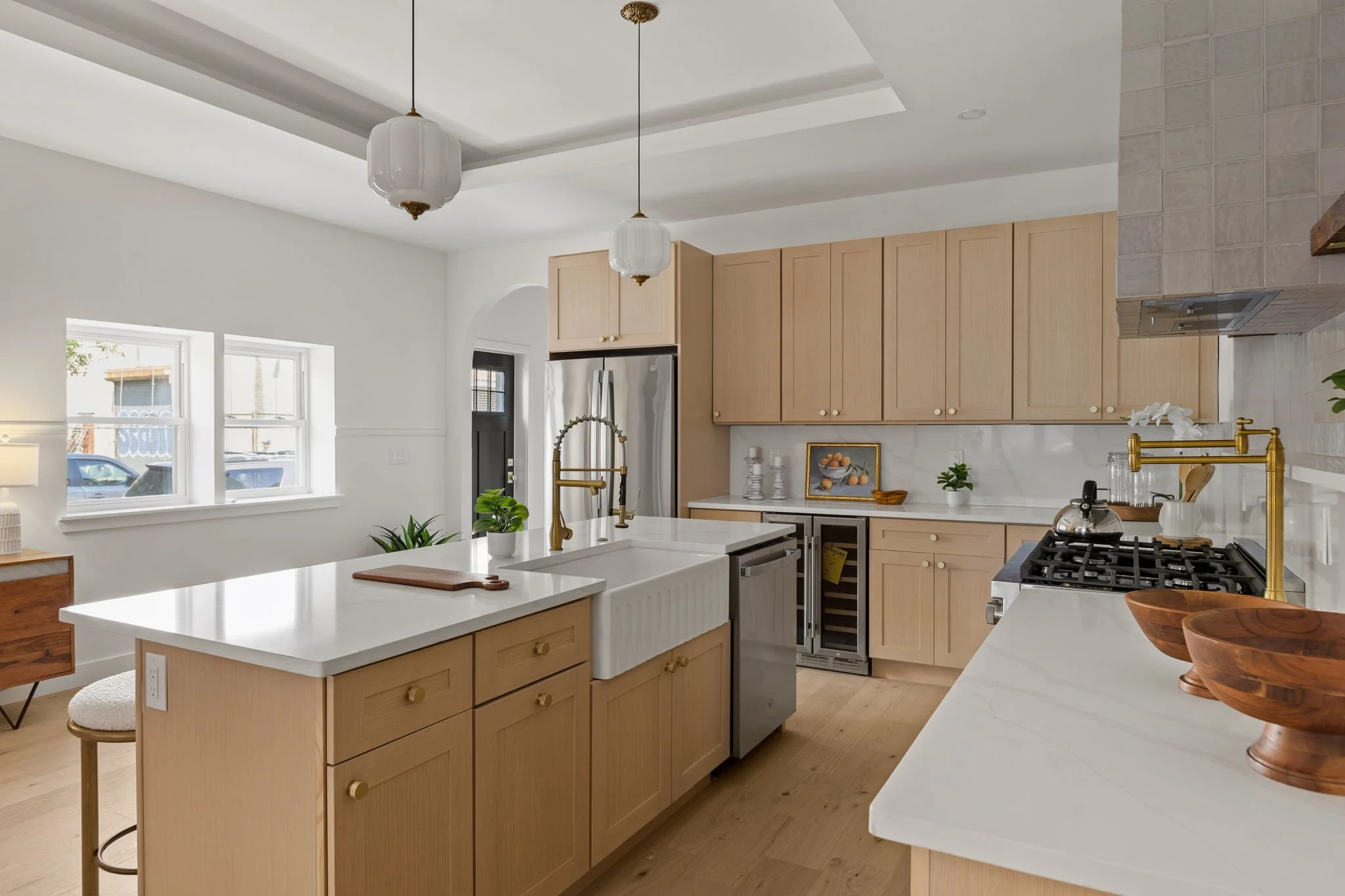 25-web-or-mls-643-moore-st.jpg