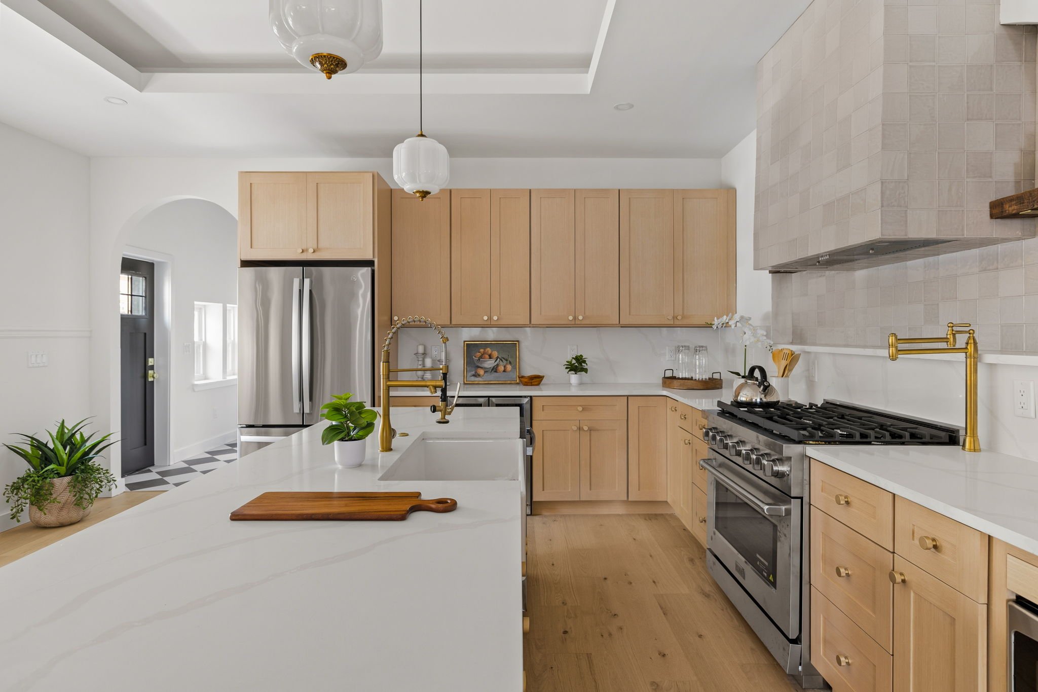 26-web-or-mls-643-moore-st.jpg