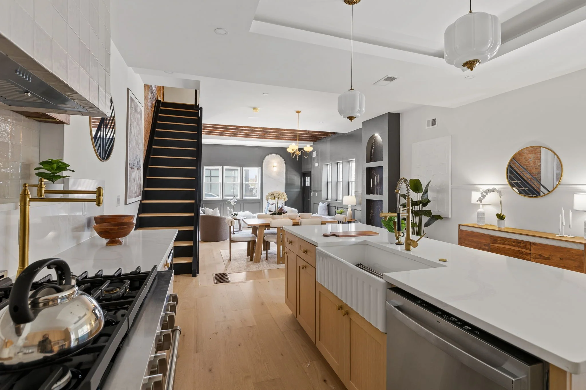 27-web-or-mls-643-moore-st.jpg