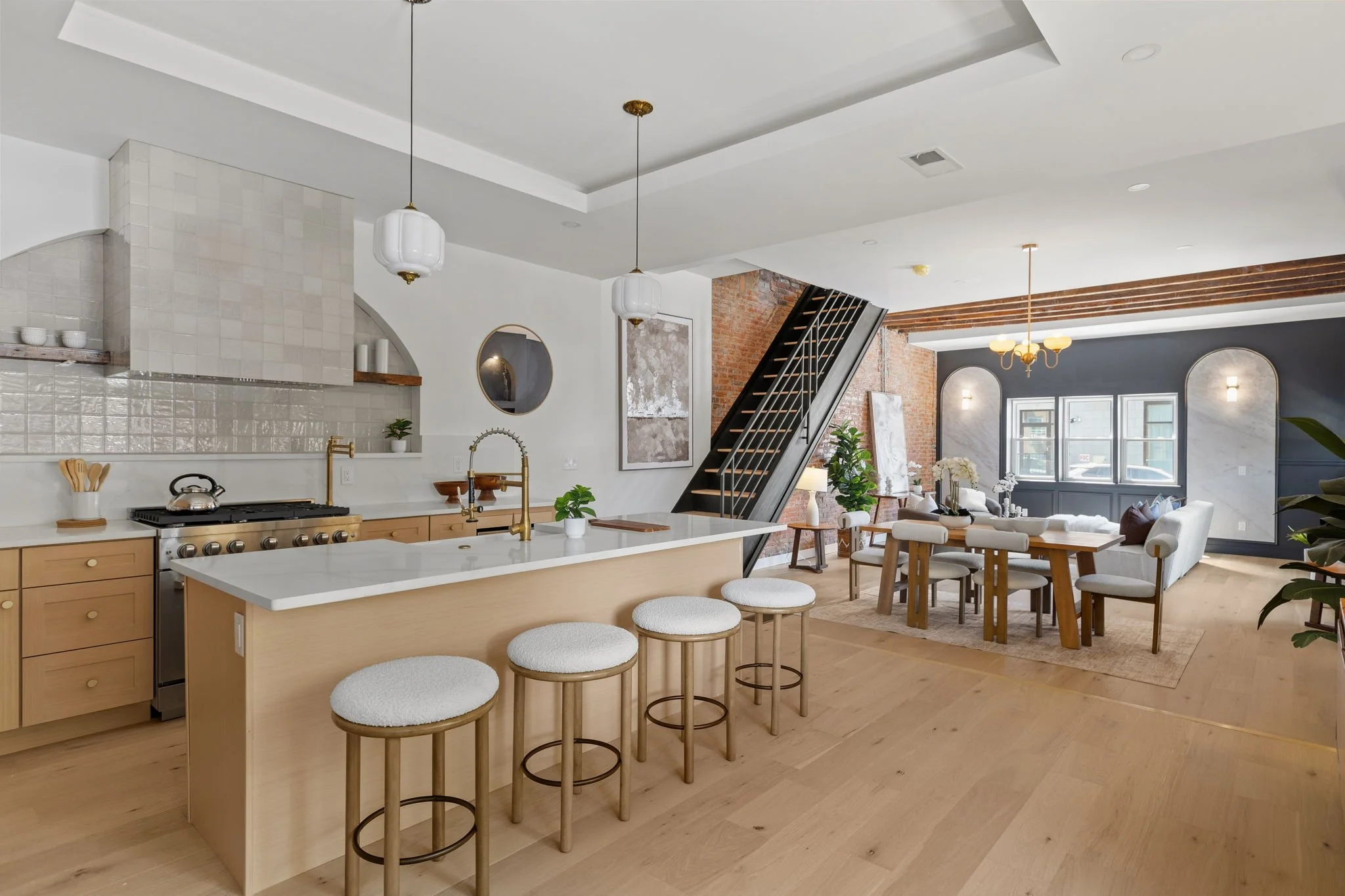 28-web-or-mls-643-moore-st.jpg