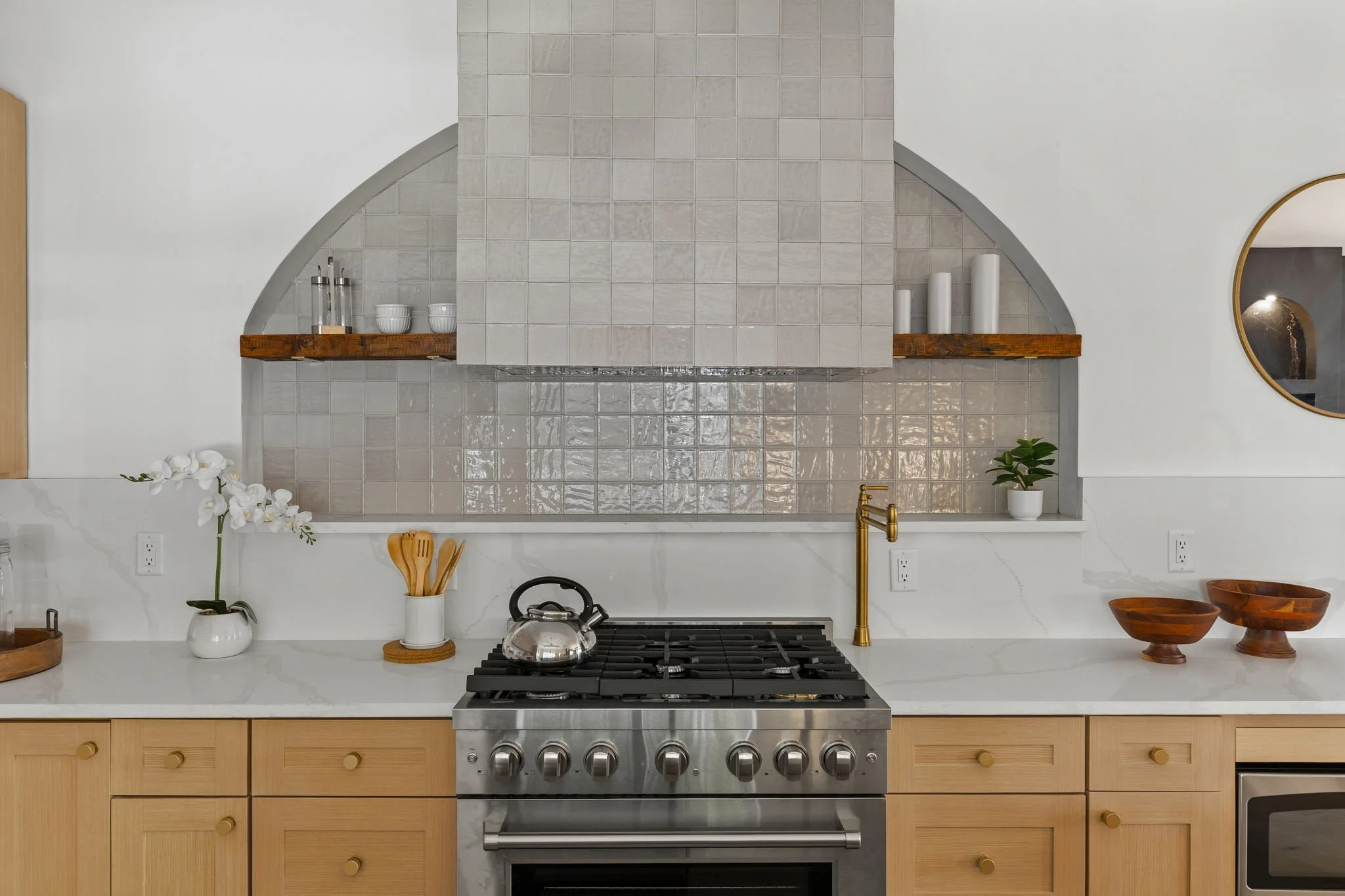29-web-or-mls-643-moore-st.jpg
