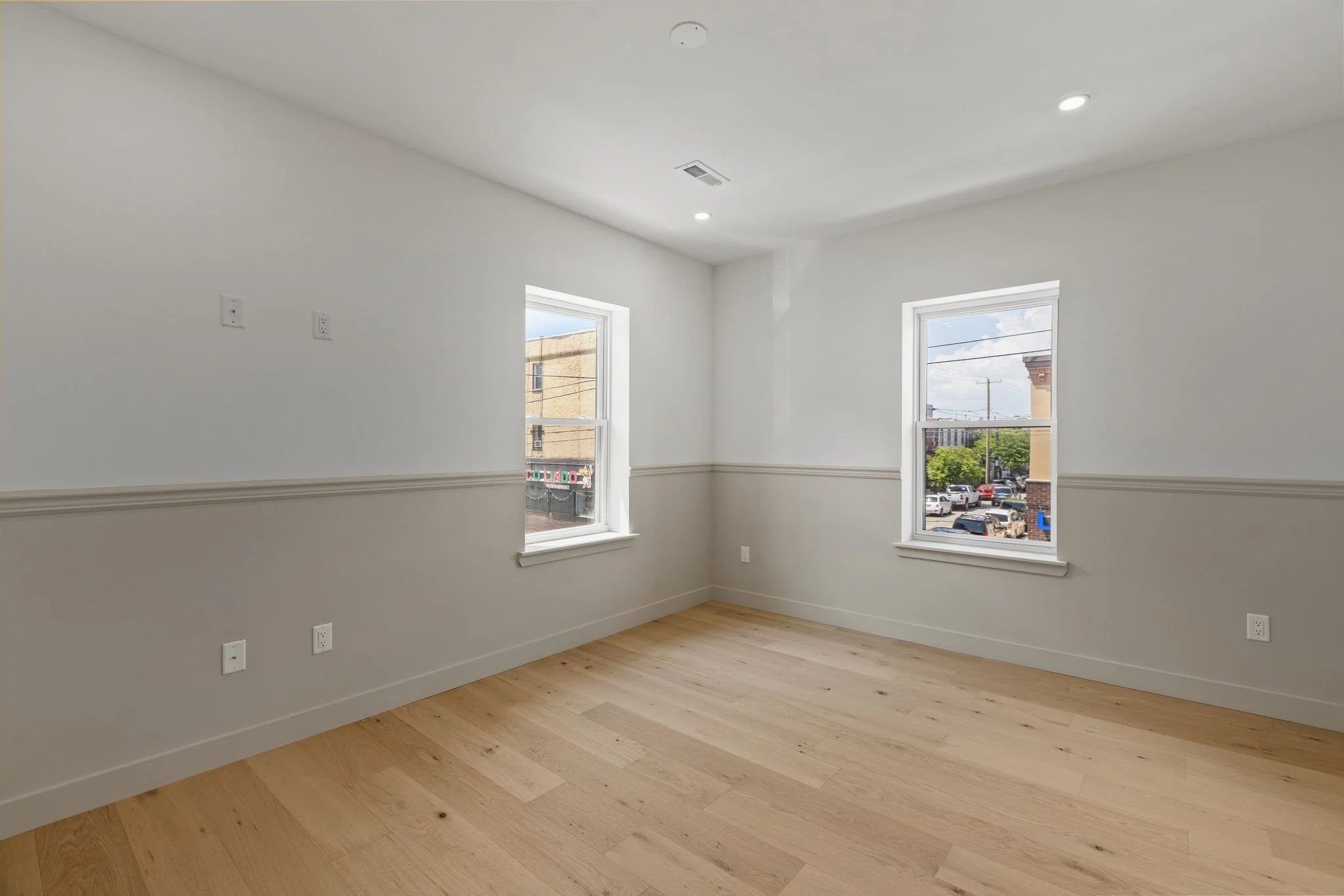 39-web-or-mls-643-moore-st.jpg