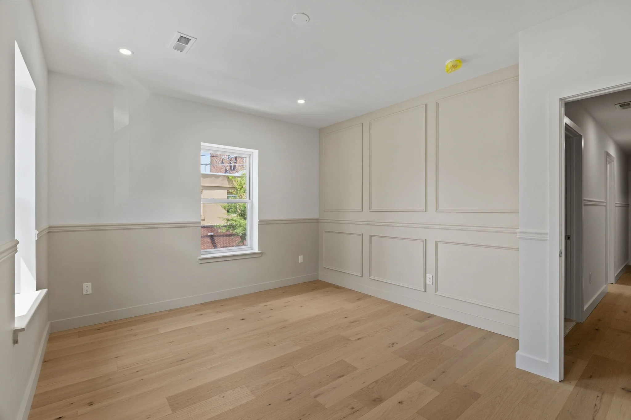 40-web-or-mls-643-moore-st.jpg