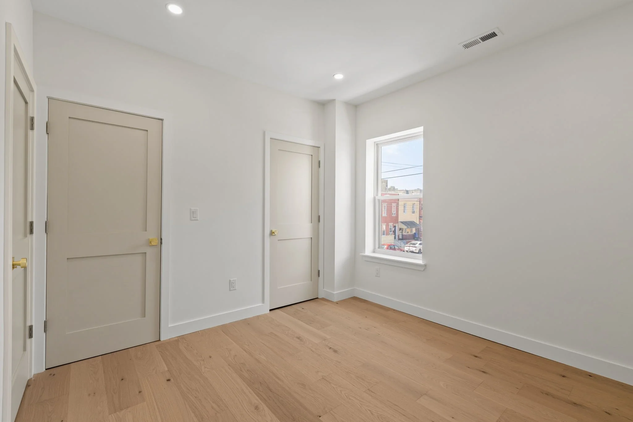 45-web-or-mls-643-moore-st.jpg