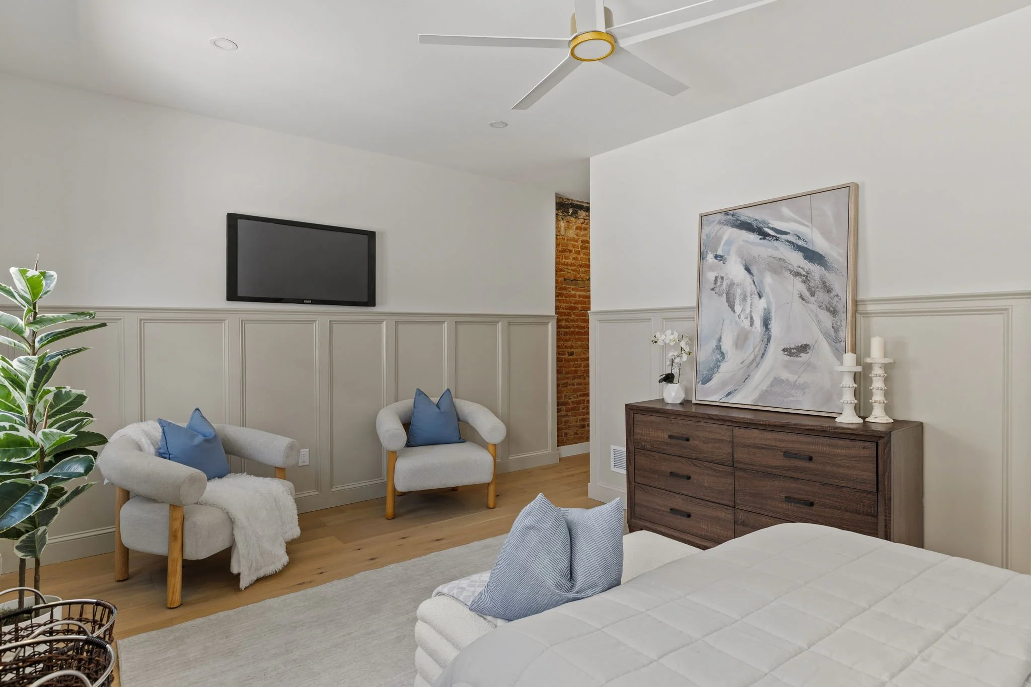 54-web-or-mls-643-moore-st.jpg