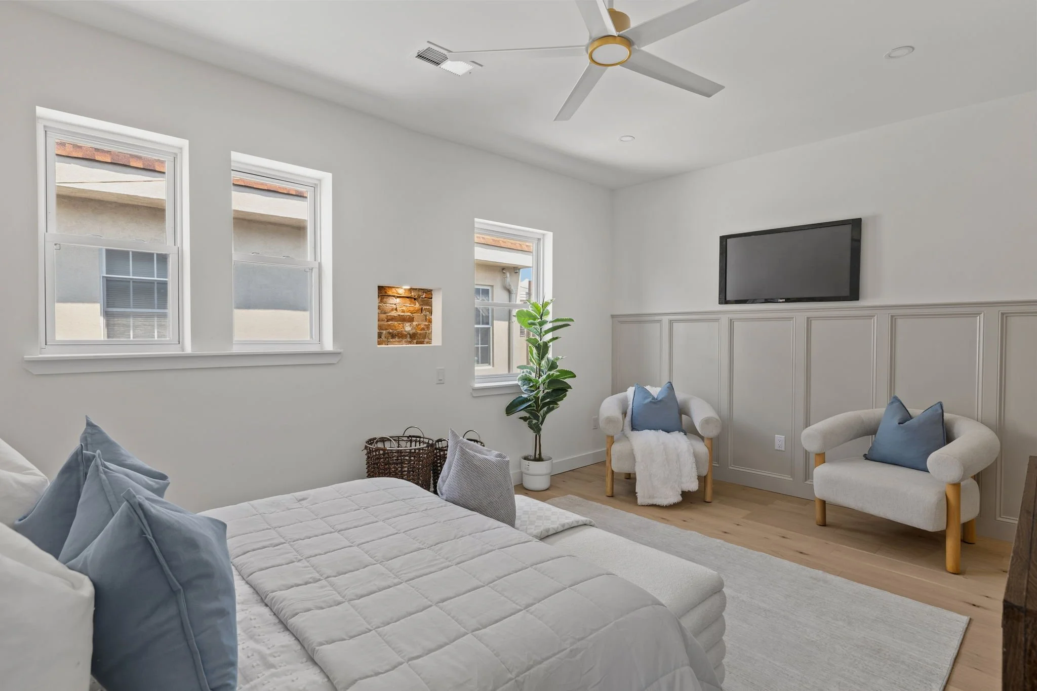 55-web-or-mls-643-moore-st.jpg