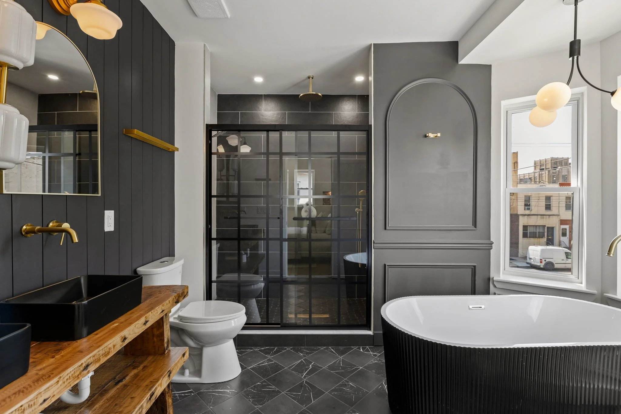 56-web-or-mls-643-moore-st.jpg