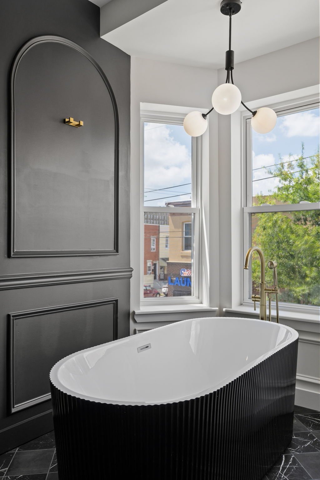 59-web-or-mls-643-moore-st.jpg
