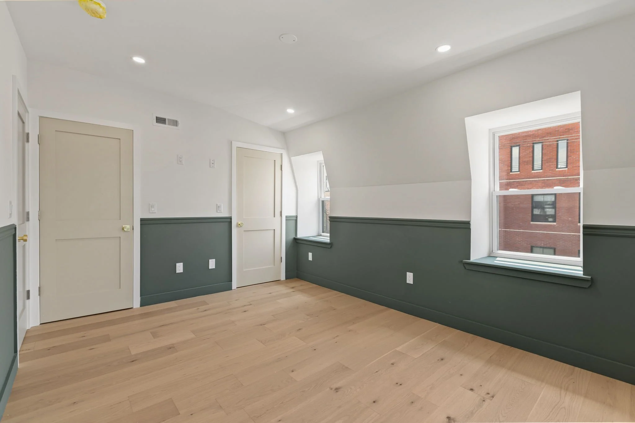 63-web-or-mls-643-moore-st.jpg