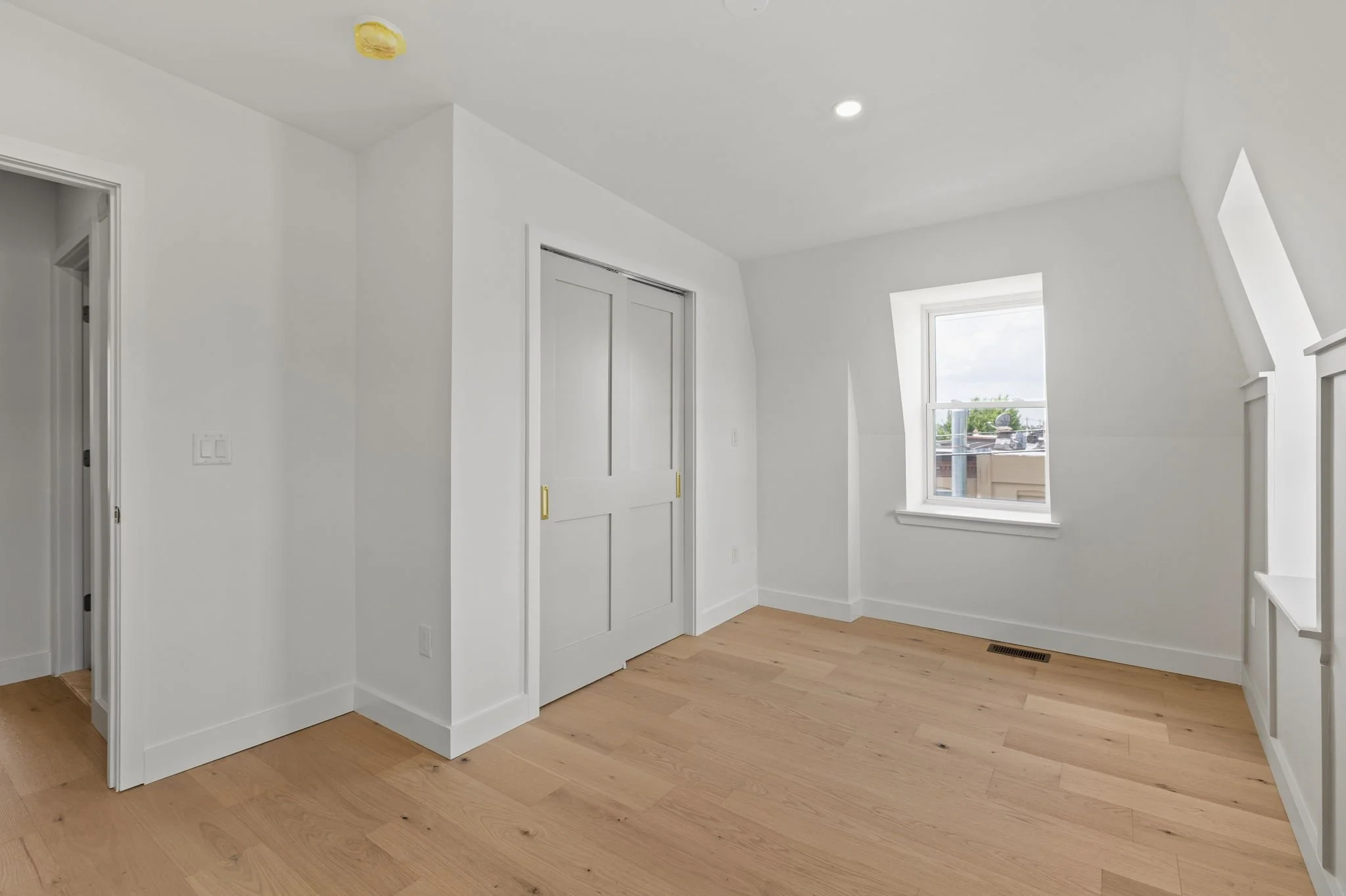 66-web-or-mls-643-moore-st.jpg