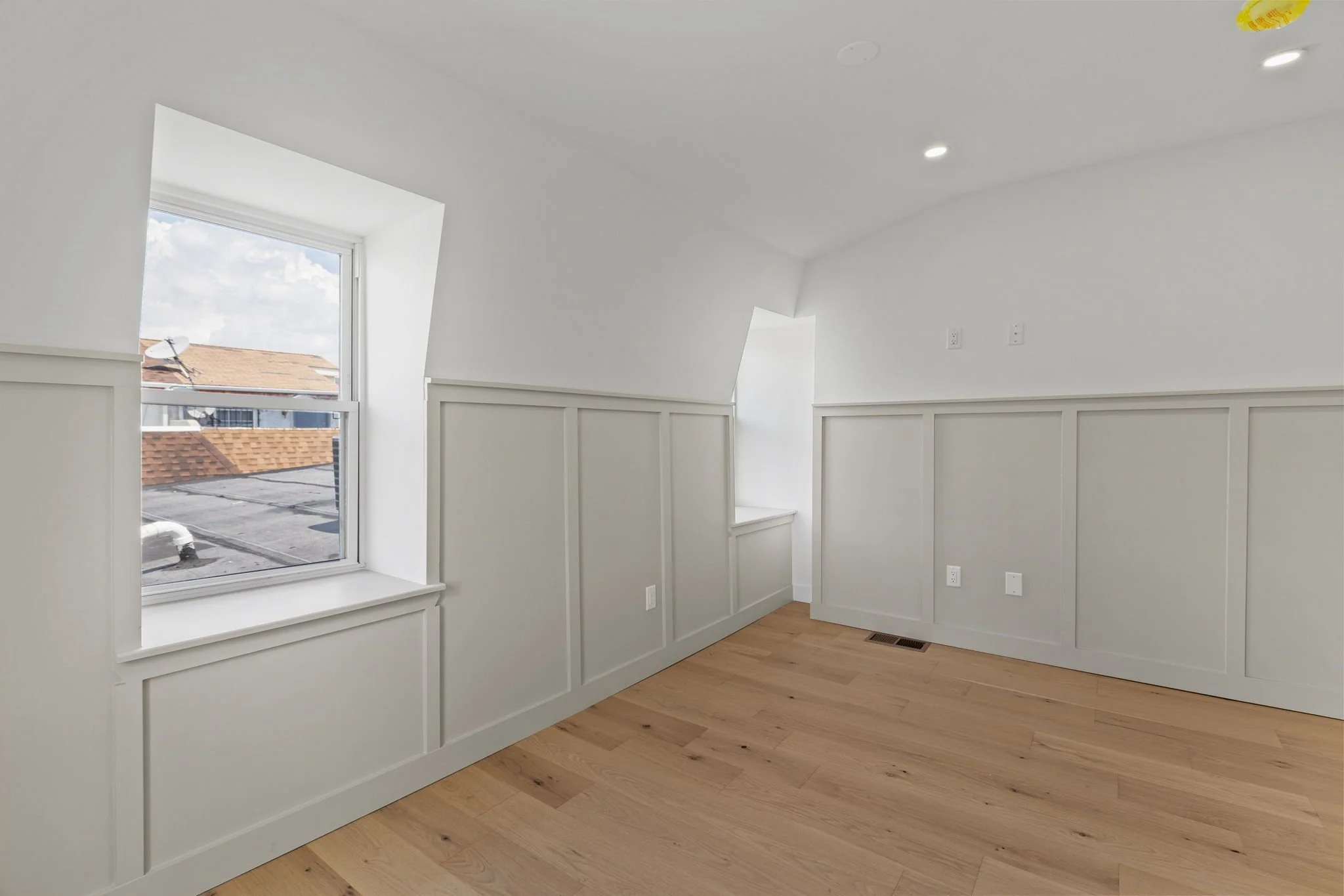 68-web-or-mls-643-moore-st.jpg
