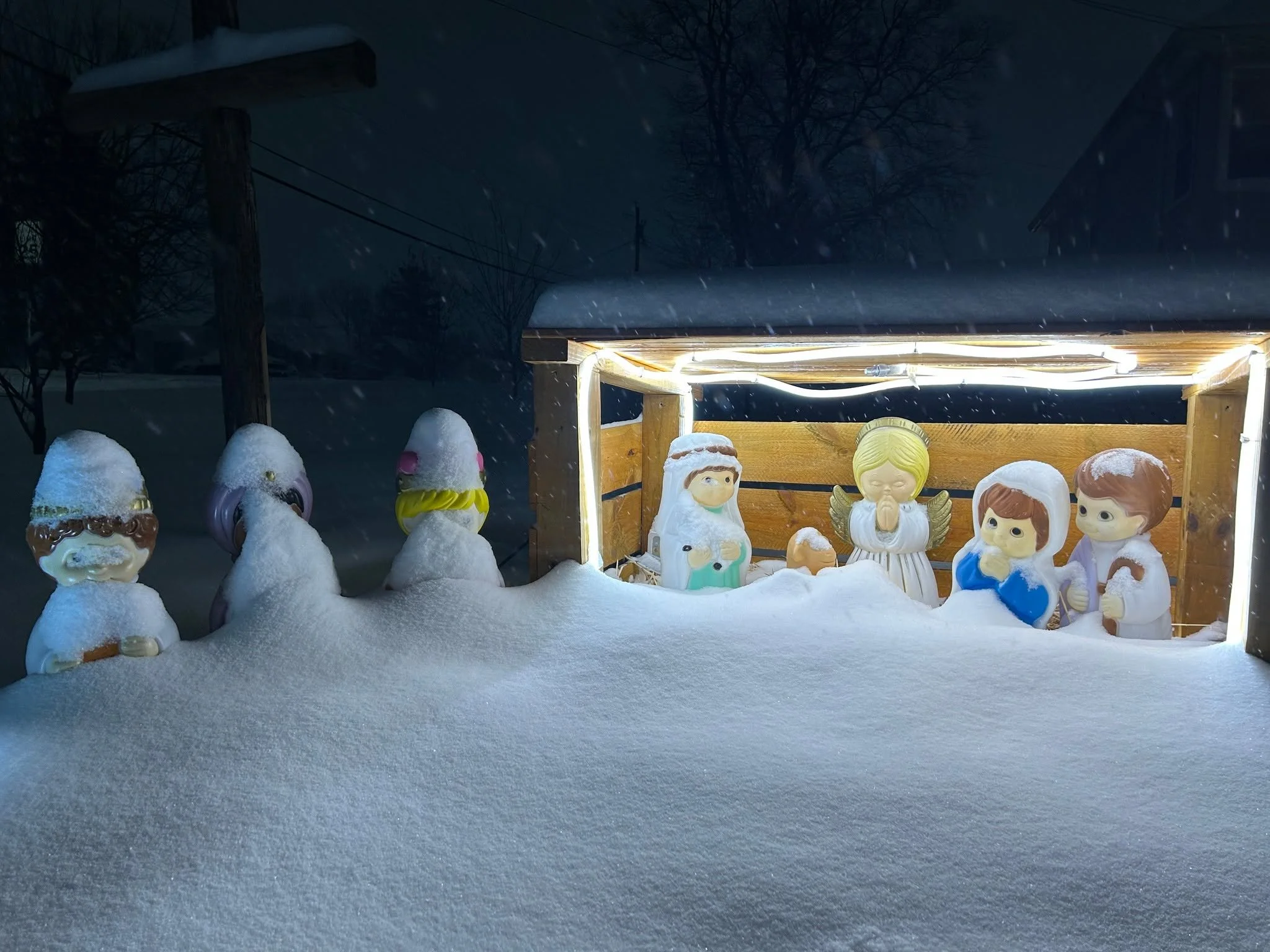 WINTER WEATHER UPDATE ❄️

Due to the winter storm we are currently experiencing, we will hold one service tomorrow.

No 8:45 AM service

Small Groups will meet at 10:00 AM at their discretion

Worship Service at 11:15 AM
(We plan to livestream the 11