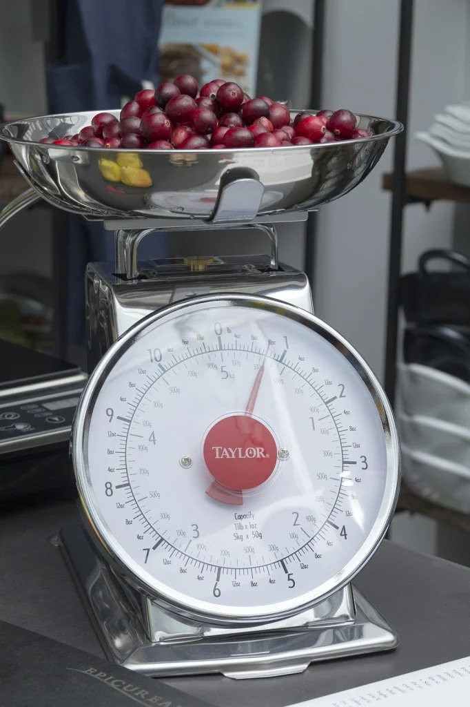 Taylor Scale. 12 ounces Cranberries